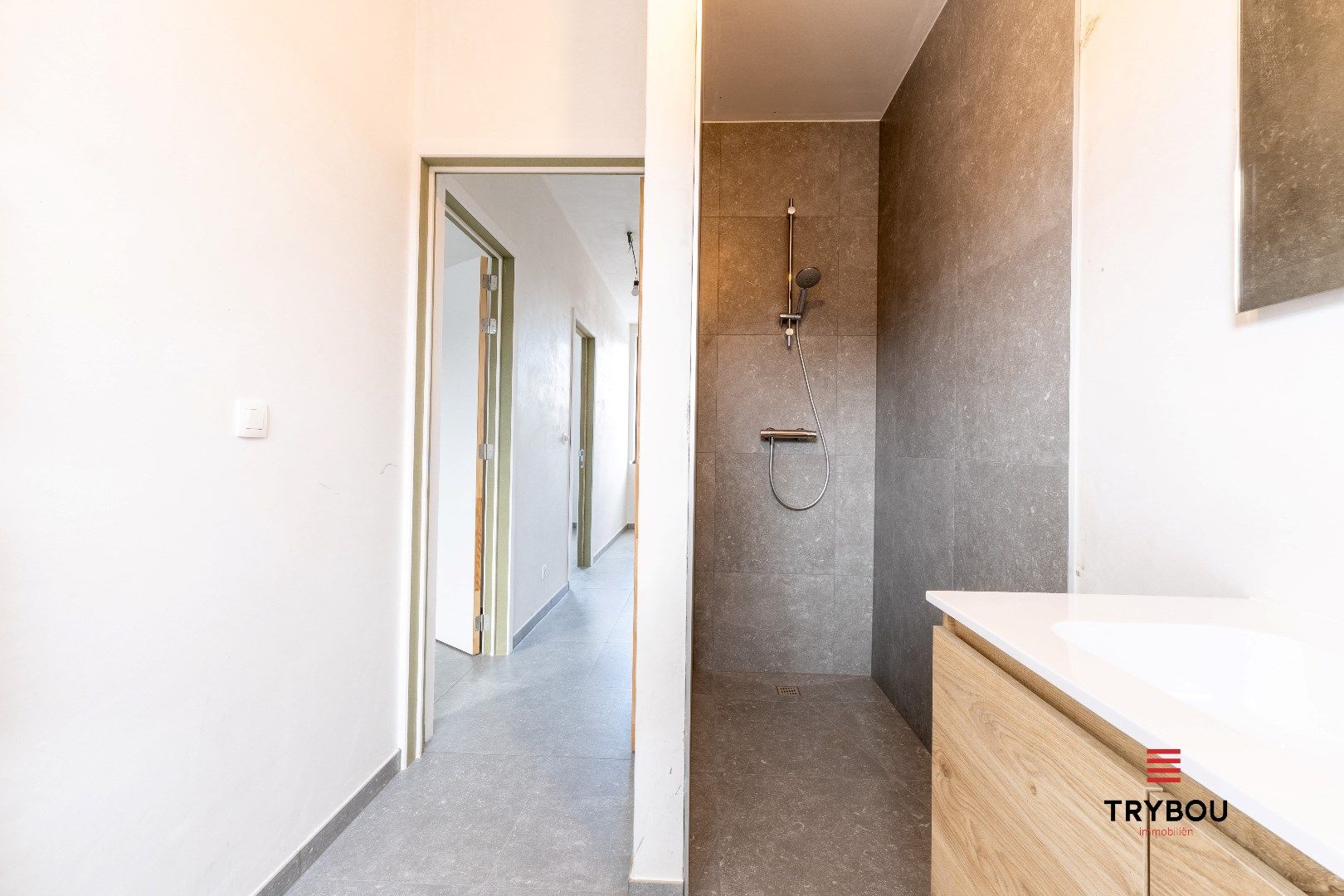 Instapklare gezinswoning in hartje Merkem met 4 slaapkamers en zonnige tuin foto 17