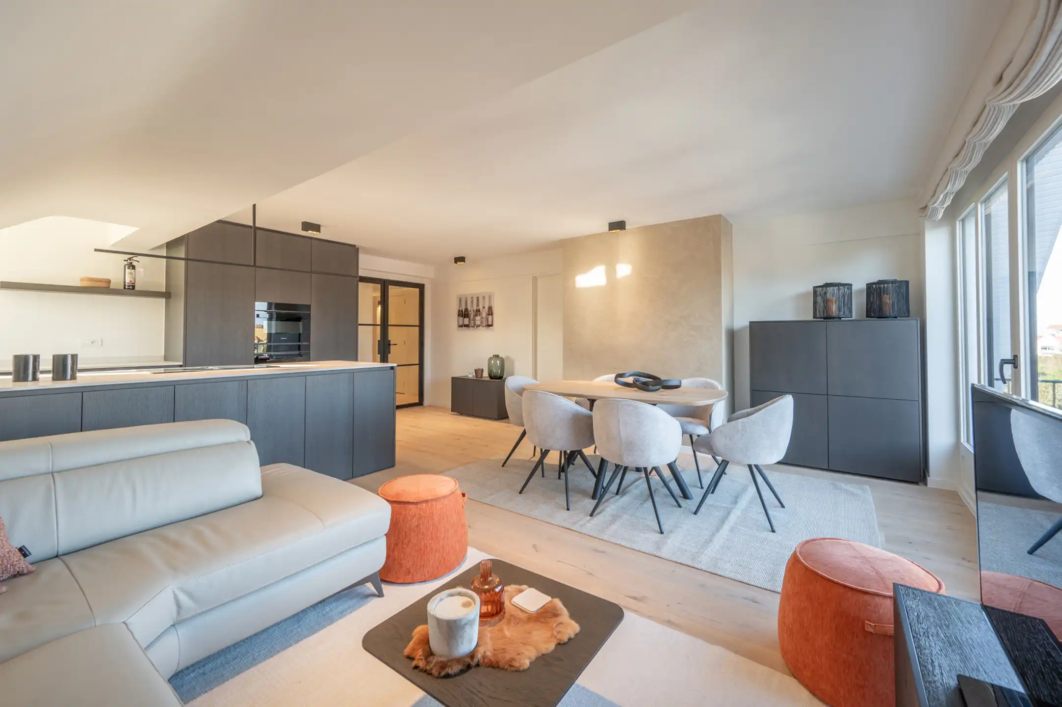 Gerenoveerd appartement in charmante residentie in het Zoute foto 2