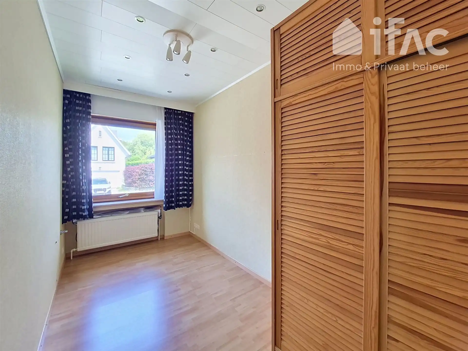 Bungalow op 5,04are, rustig naast het centrum en park  foto 13