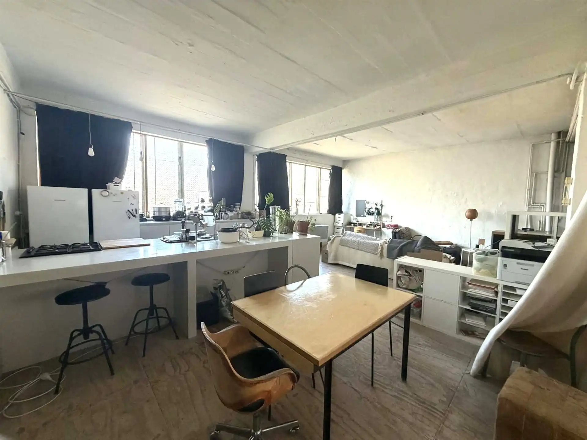 Ruime atelier te huur in Koekelberg.



 foto 5