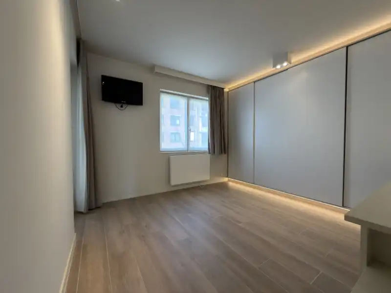 MOOI GERENOVEERD APPARTEMENT MET CENTRALE LIGGING EN DICHTBIJ DE ZEE! foto 8
