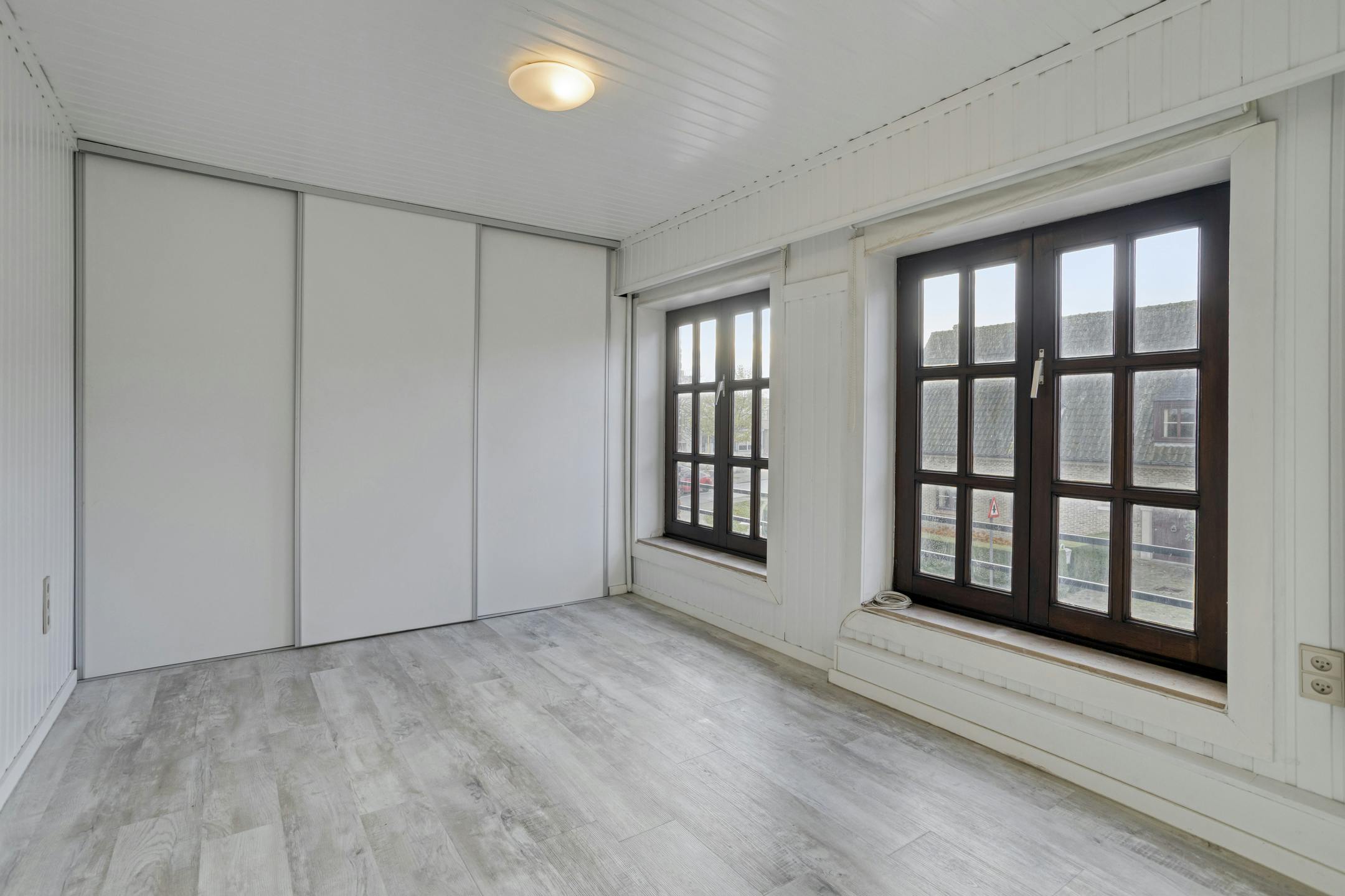 Huis met 2-3 slaapkamers, garage en loods in Assebroek  foto 9