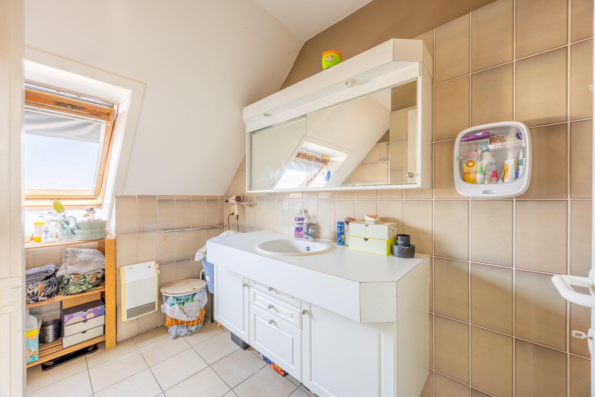 Gezellig duplex-appartement met garagebox in centrum Zulte. foto 7