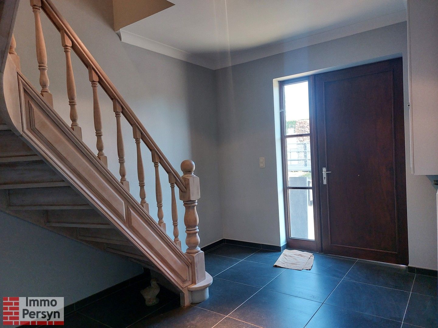 Rustig gelegen woning met loods foto 2