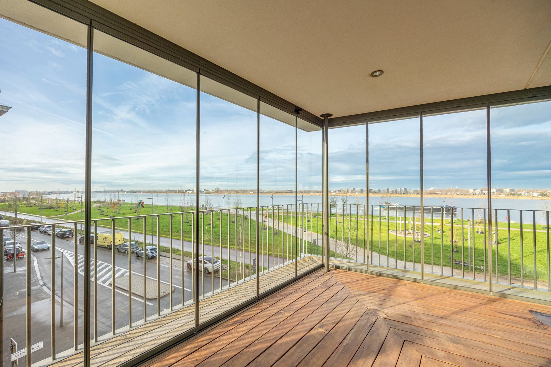 Riant luxe apppartement van 213 m² met Scheldezicht  foto 29