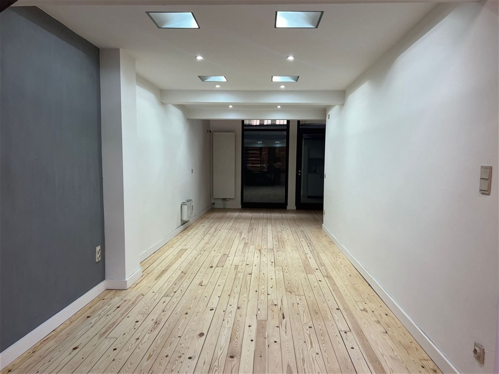 Gelijkvloers kantoor in authentieke trapgevelwoning foto 4