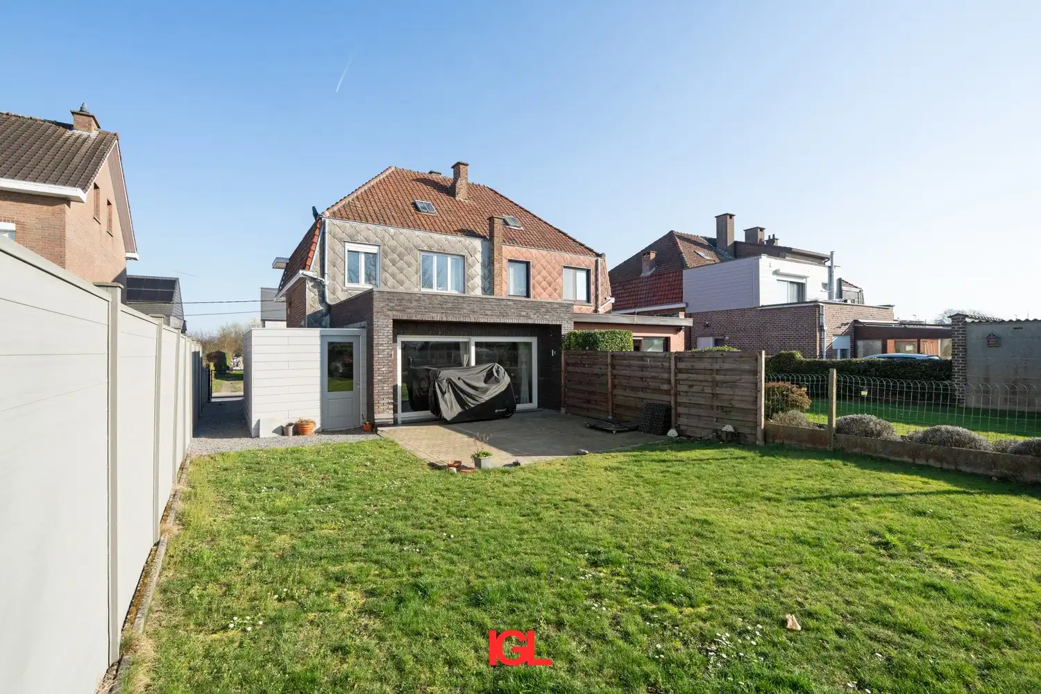 Moderne 3-gevelwoning te koop foto 18