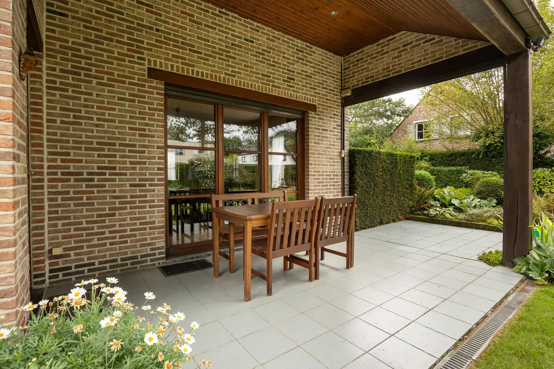 Degelijke villa op ca. 810 m²  vlakbij het centrum. foto 9