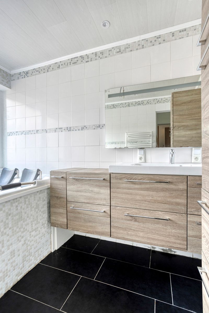 Instapklare woning met tuin en garage ! foto 13