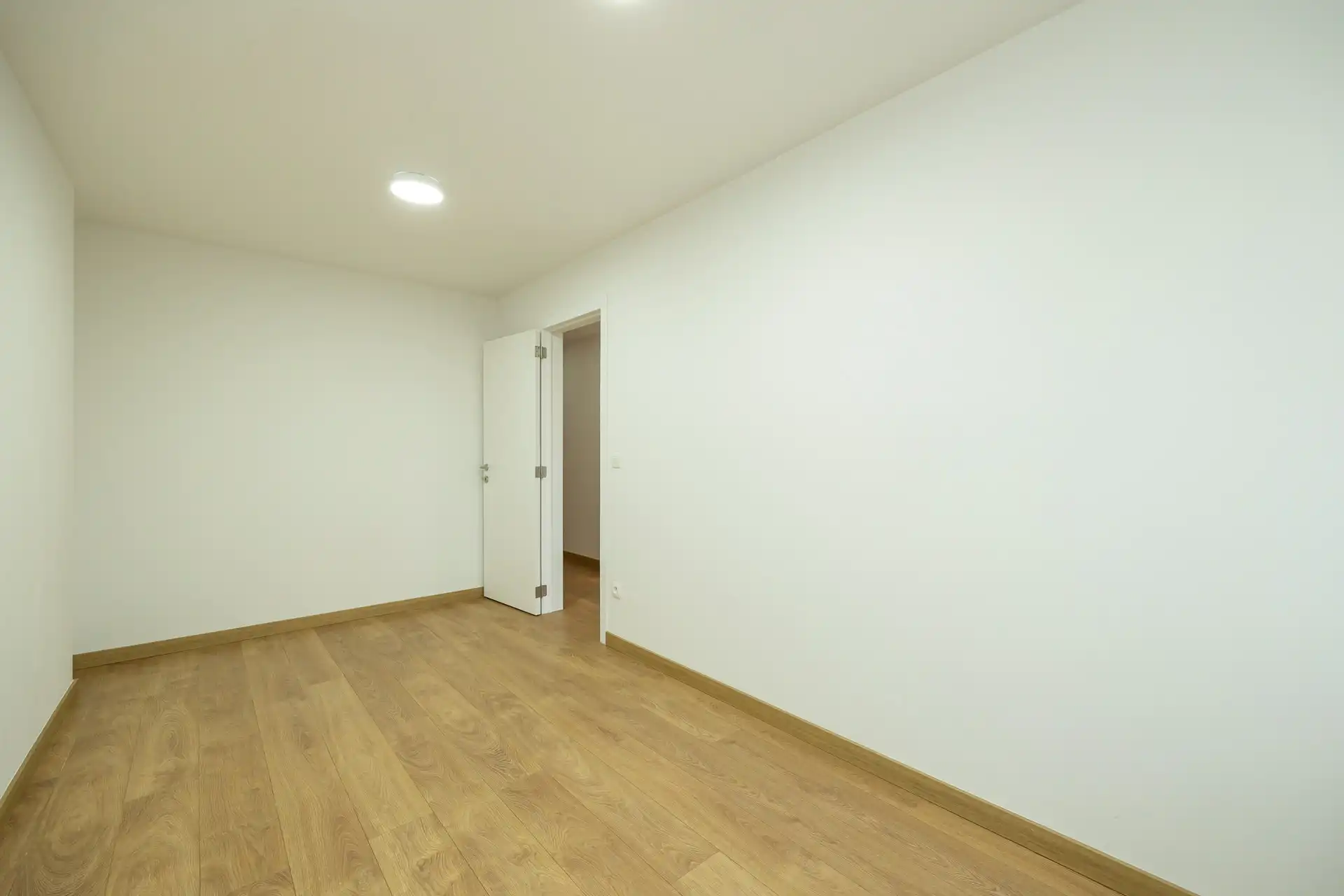 Gerenoveerd 2-slpk app. met groot terras. foto 10