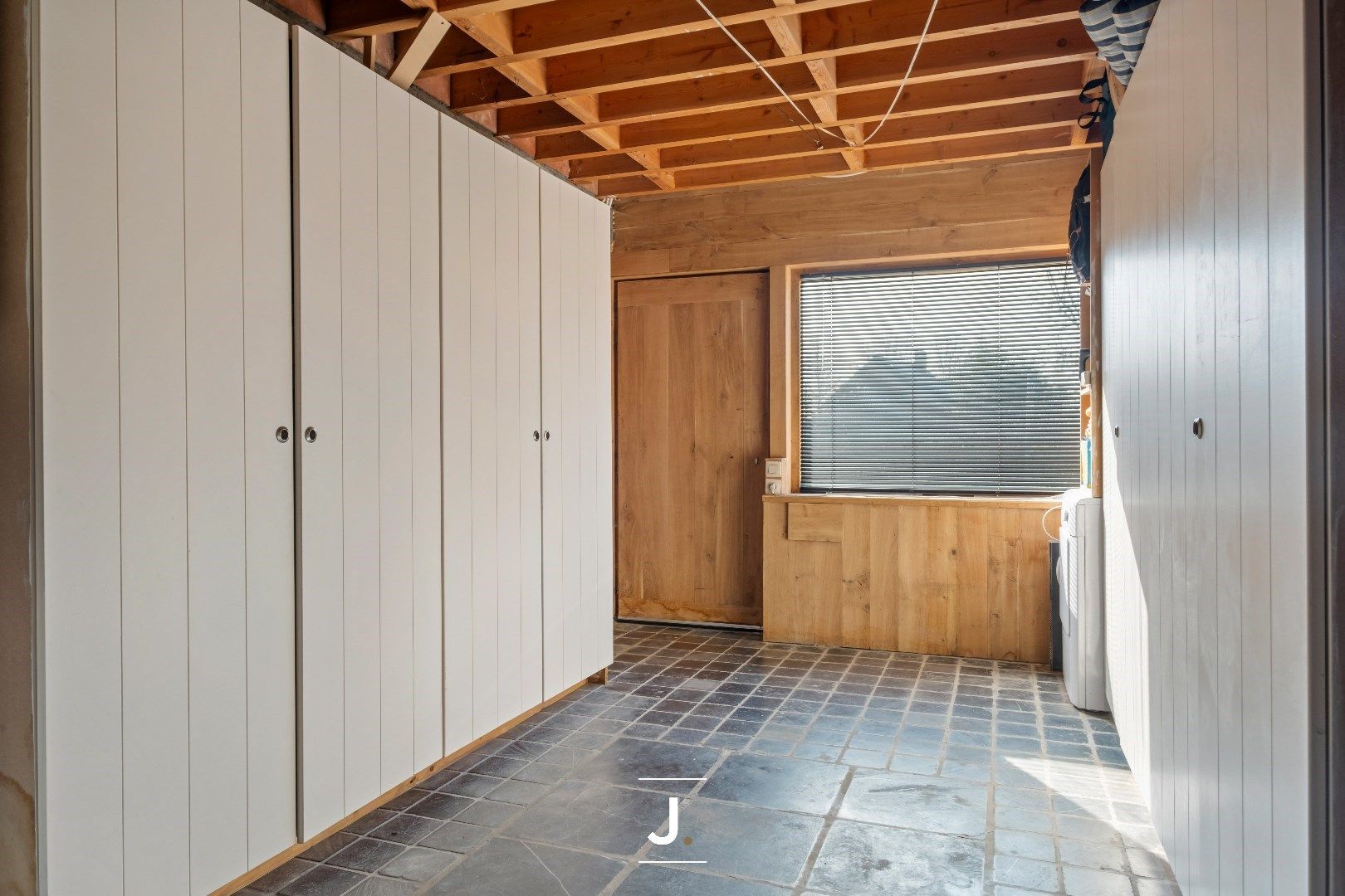 Instapklare en totaal gerenoveerde woning in Sint-Denijs foto 21