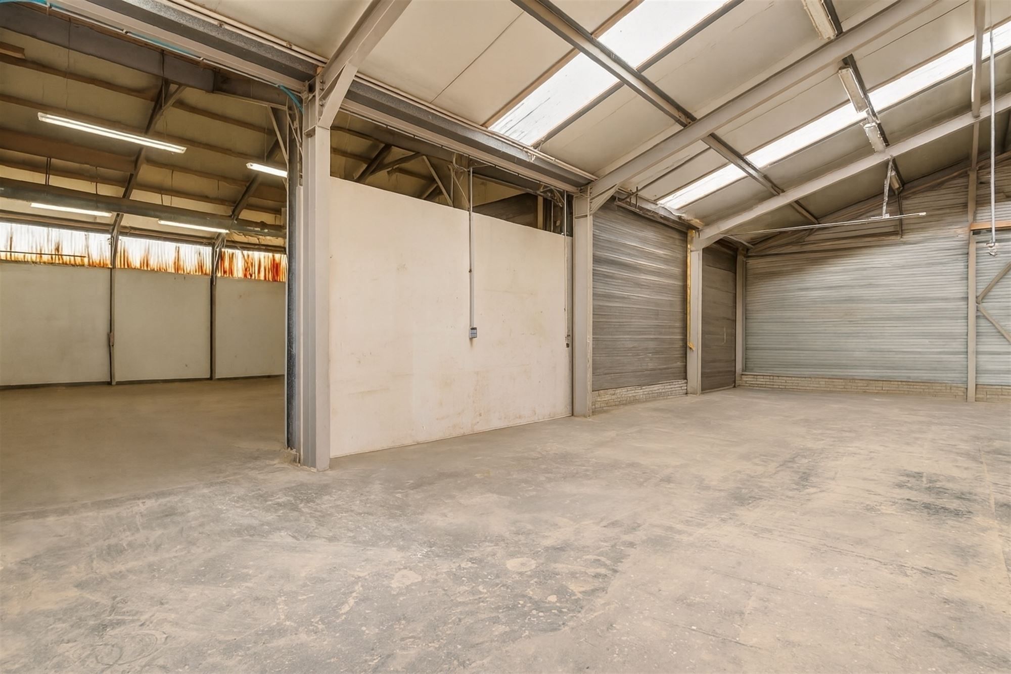 Knappe bedrijfswoning met ruime loods te Onze-Lieve-Vrouw-Waver foto 3