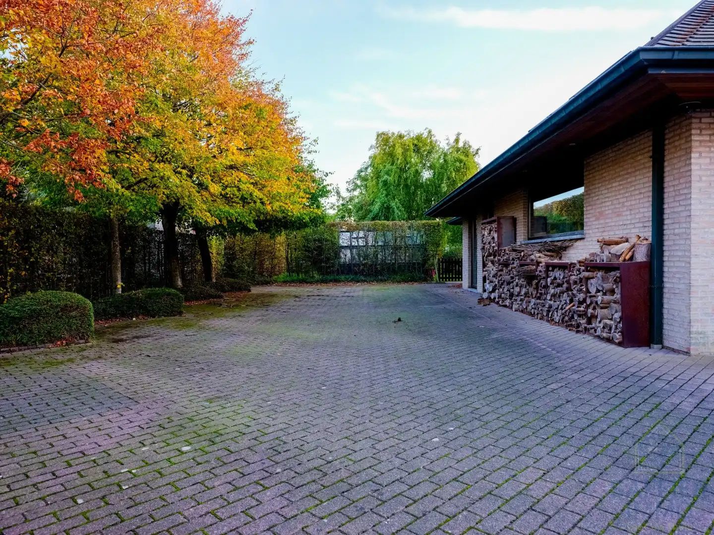 Ruim woning met uitbreidingsmogelijkheden foto 41