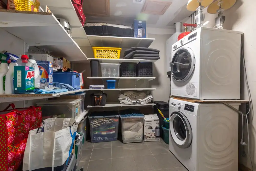 Halfopen recente woning in rustige woonwijk foto 8