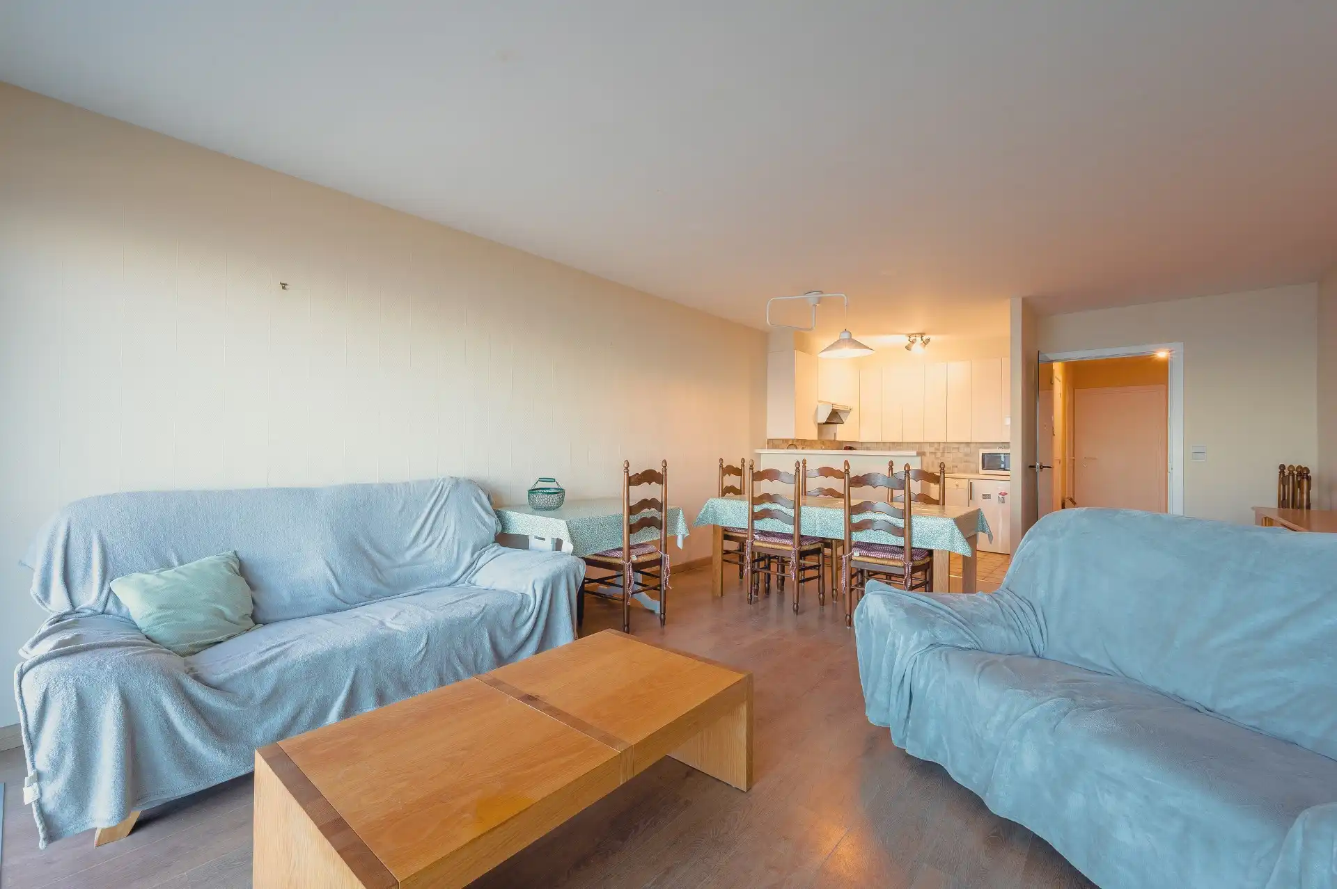 2-slaapkamer appartement op de zeedijk foto 8