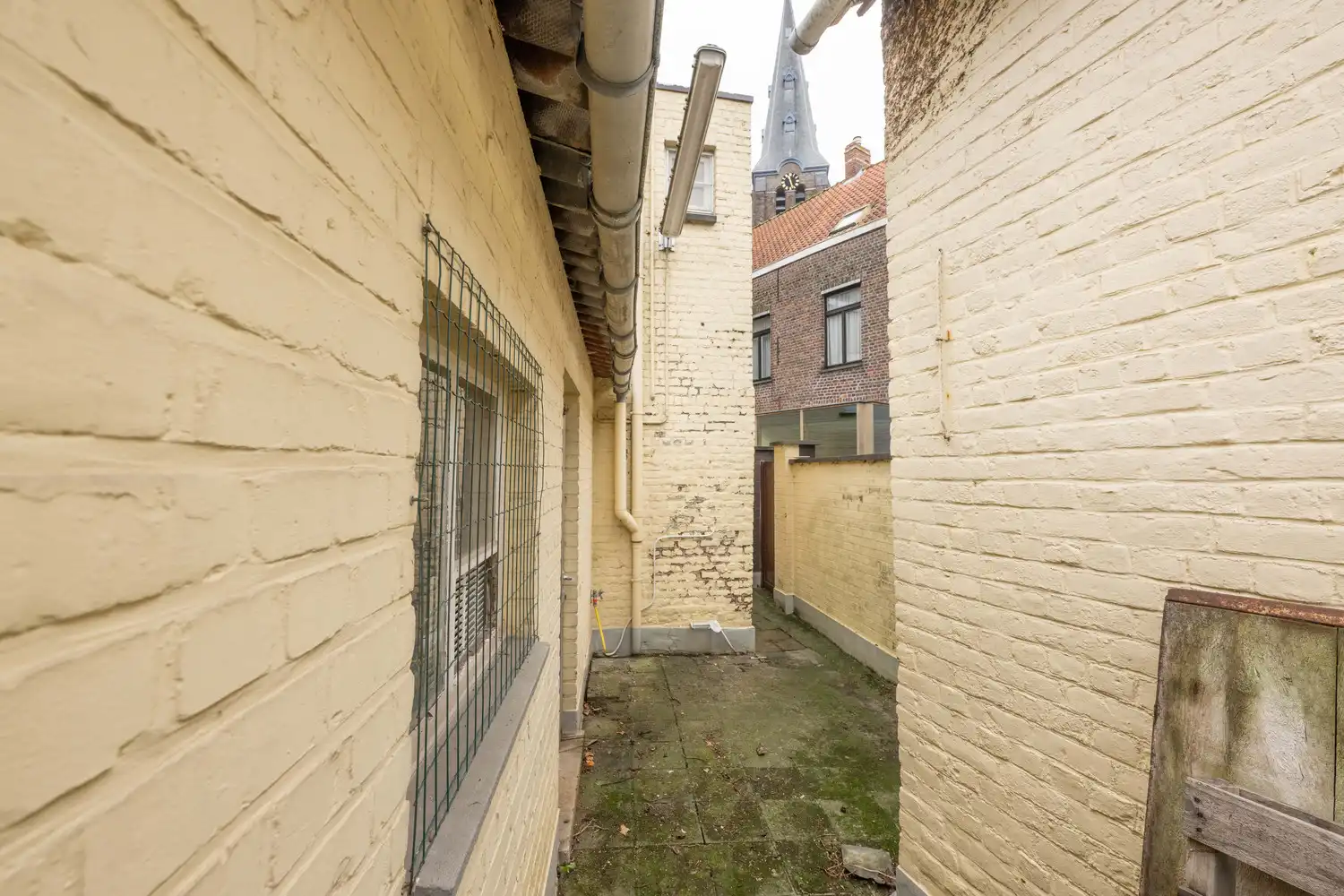 Handelsruimte met woonst te Ruiselede. foto 26