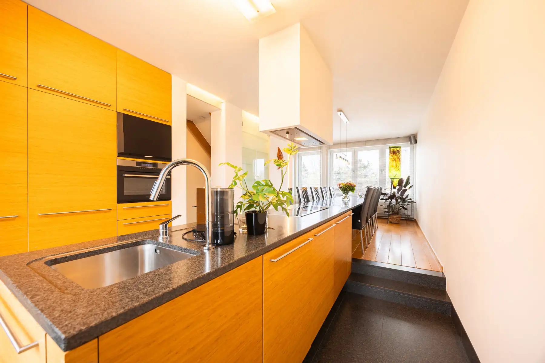 Ruime woning op centrale ligging met topafwerking foto 5