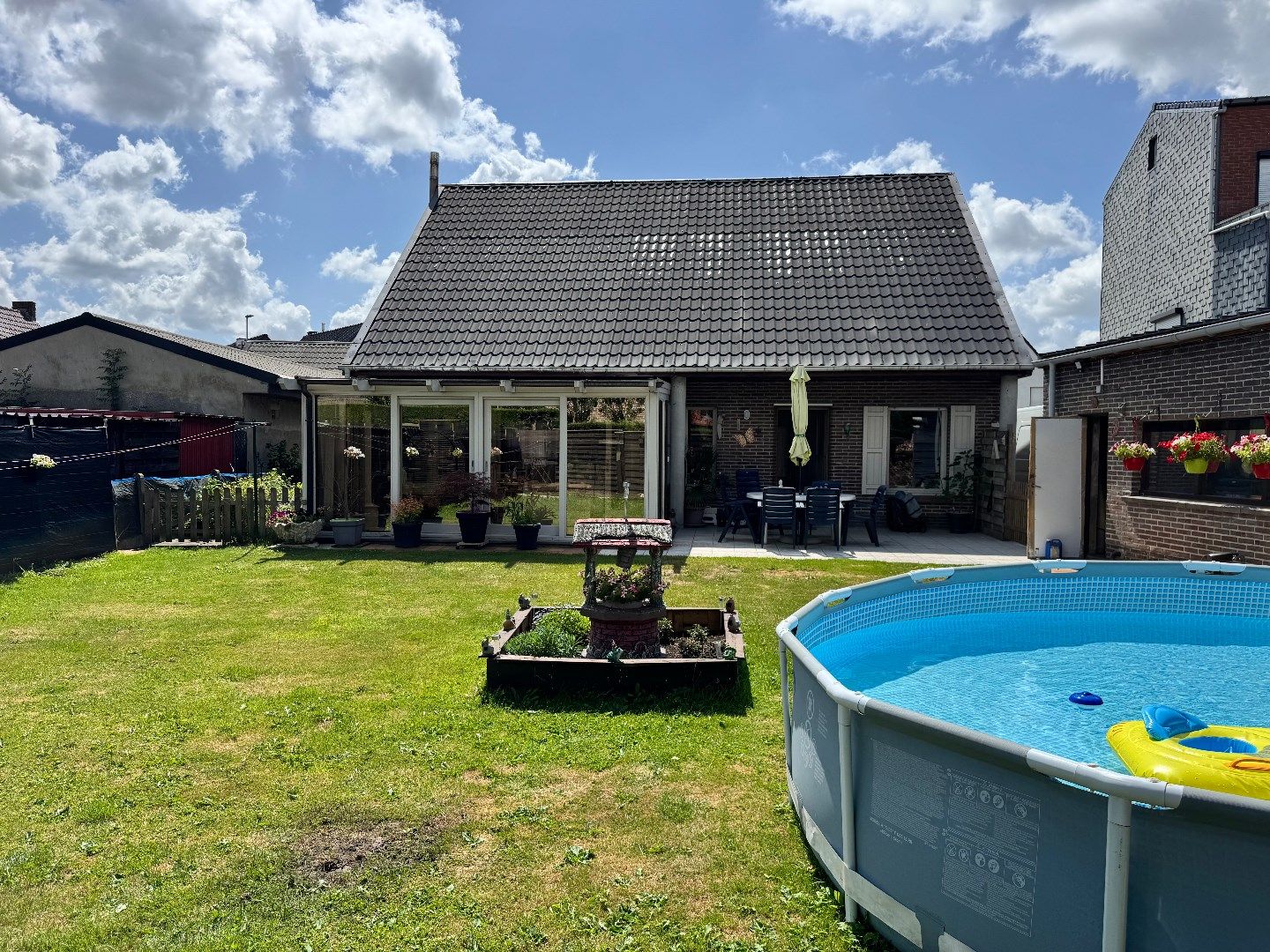 Woning met 3 slaapkamers en garage te Ichtegem   foto {{pictureIndex}}