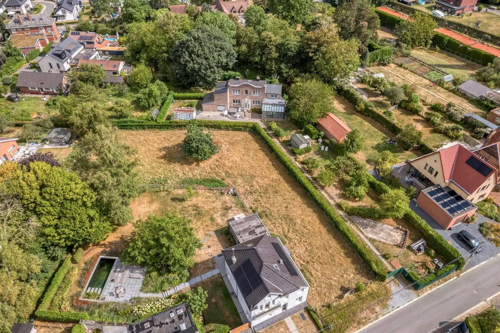 Unieke woning op mooi perceel van 12a foto 5
