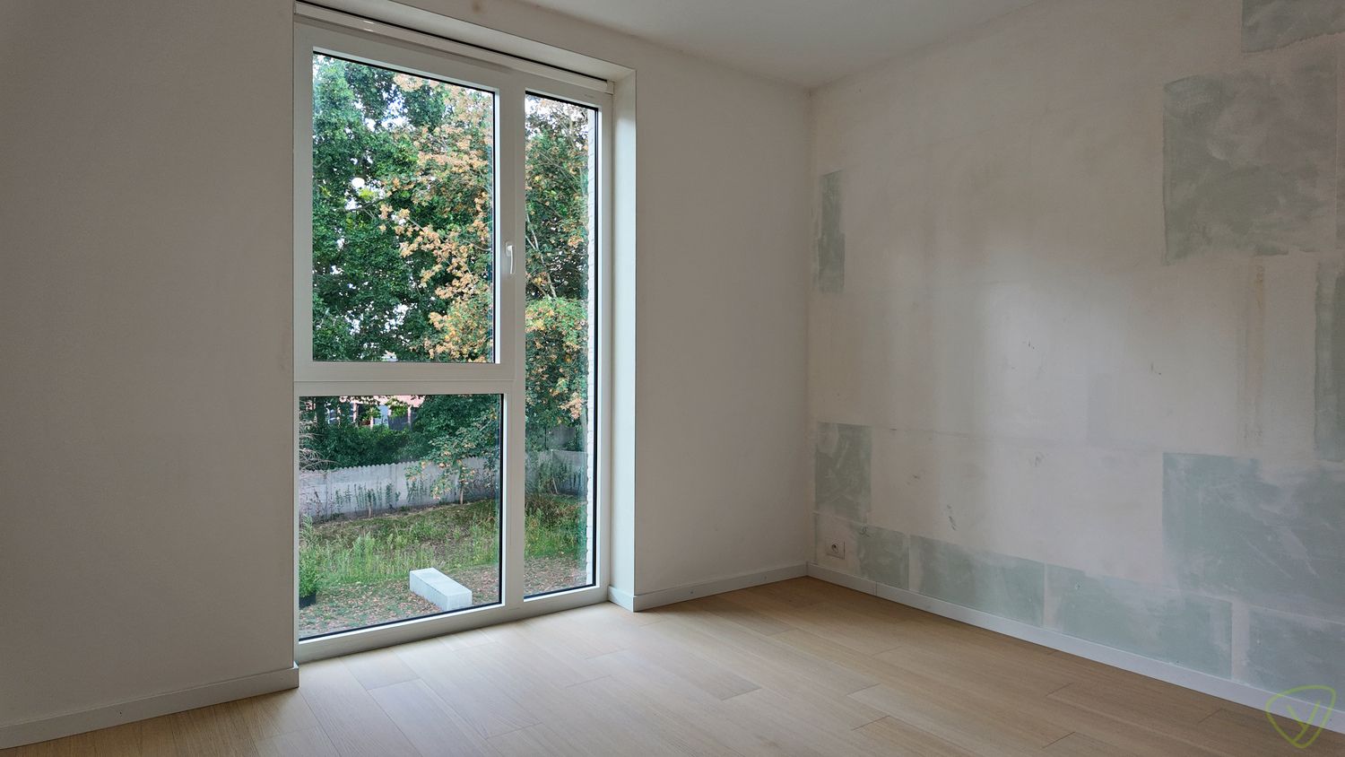 Energiezuinig 2-slaapkamerappartement met terras en parking! foto 15