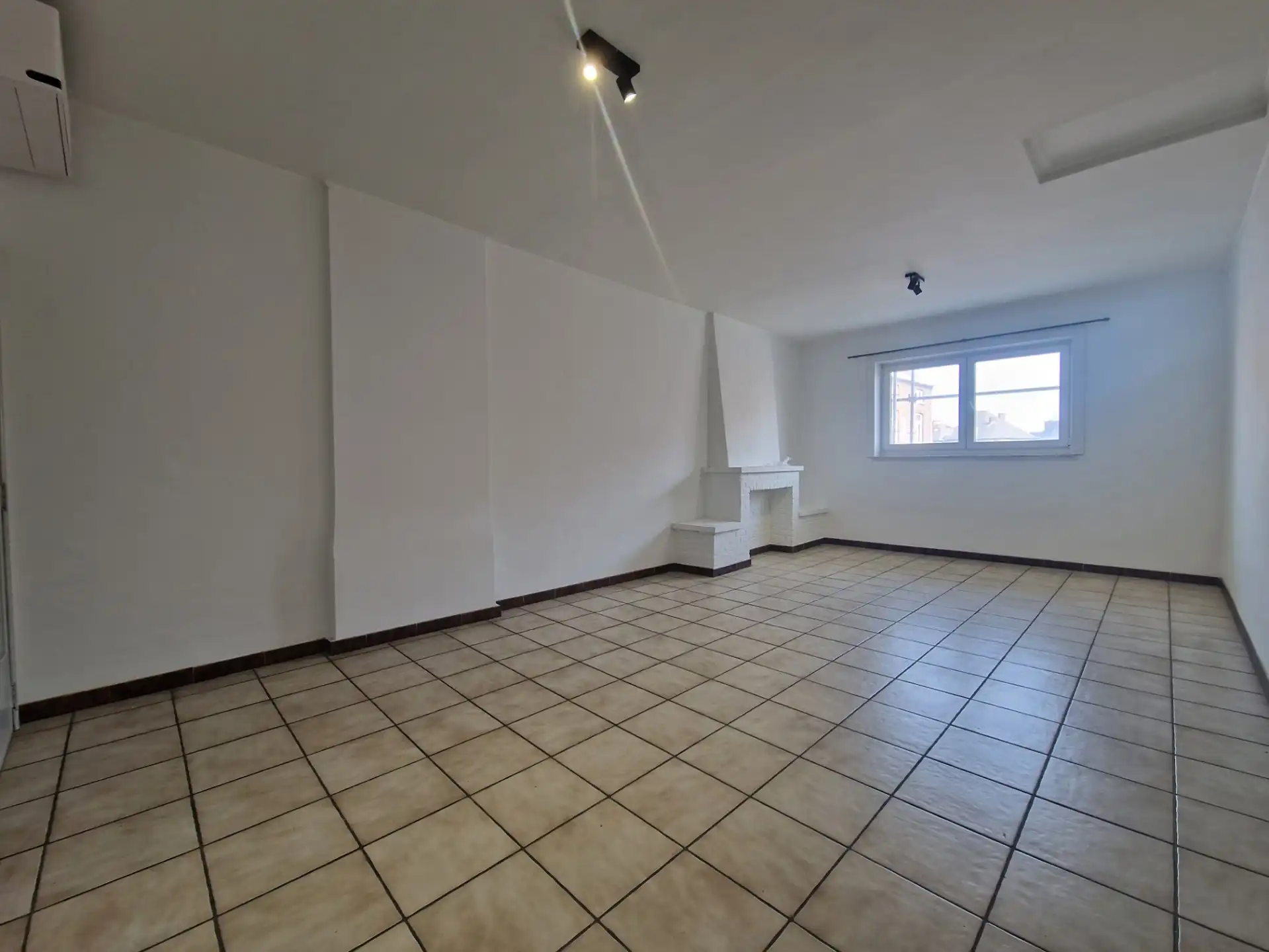 Appartement met 2 slaapkamers en garage op centrale locatie foto {{pictureIndex}}