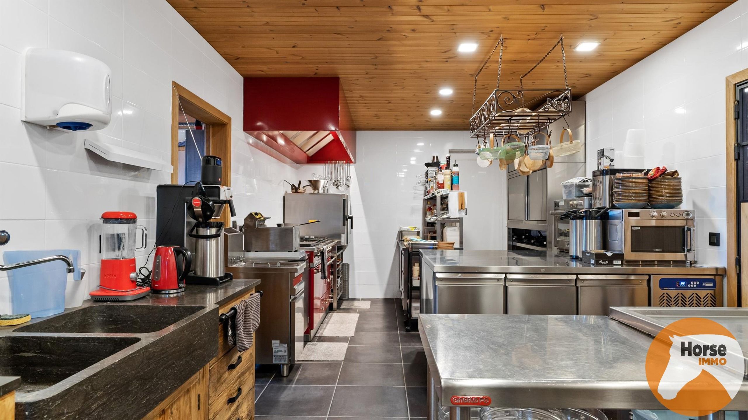 DAMME – Instapklare paardeneigendom, piste en extra woonhuis foto 16