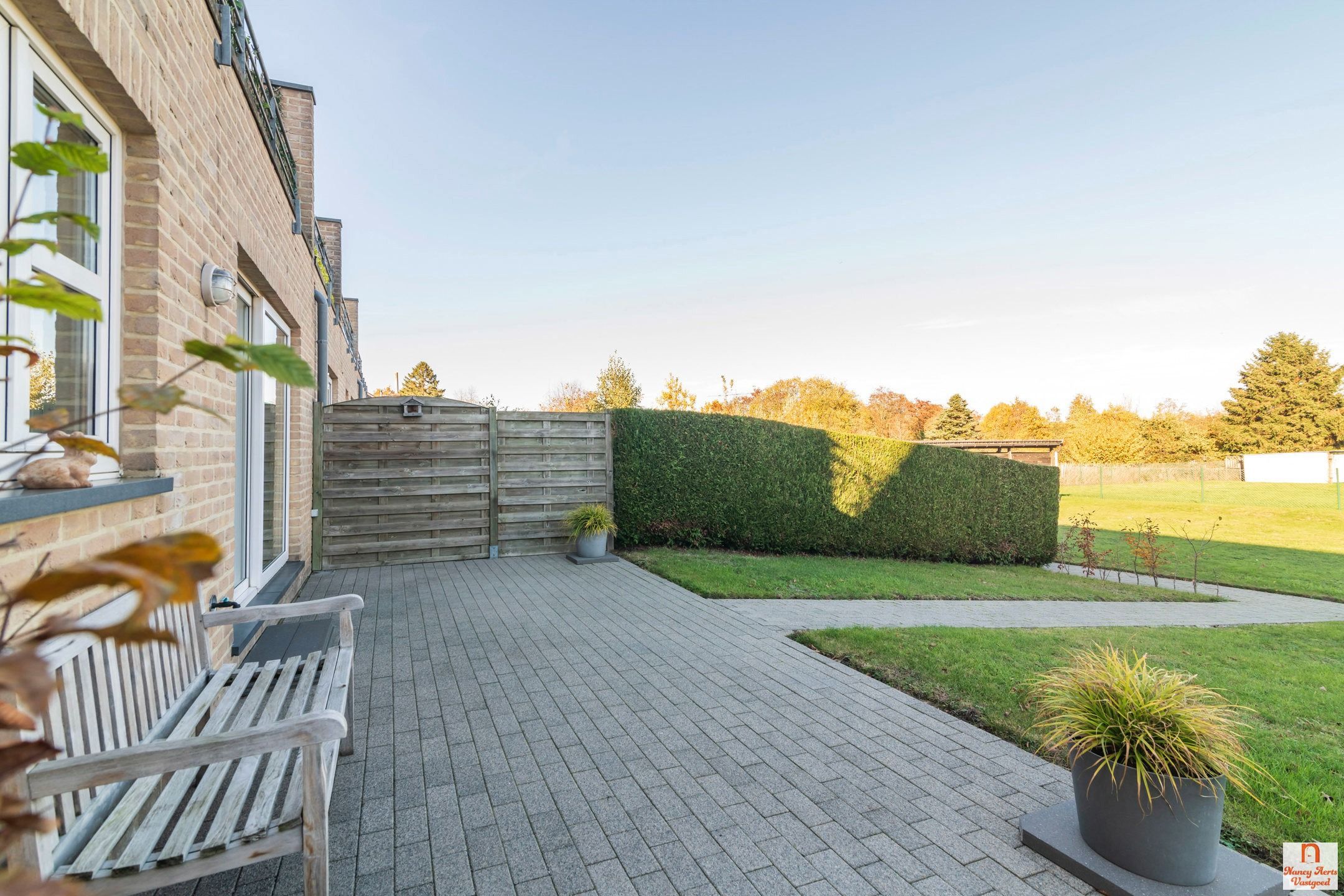 Lichtrijk gelijkvloers appartement met tuinzicht in Kuringen foto 27