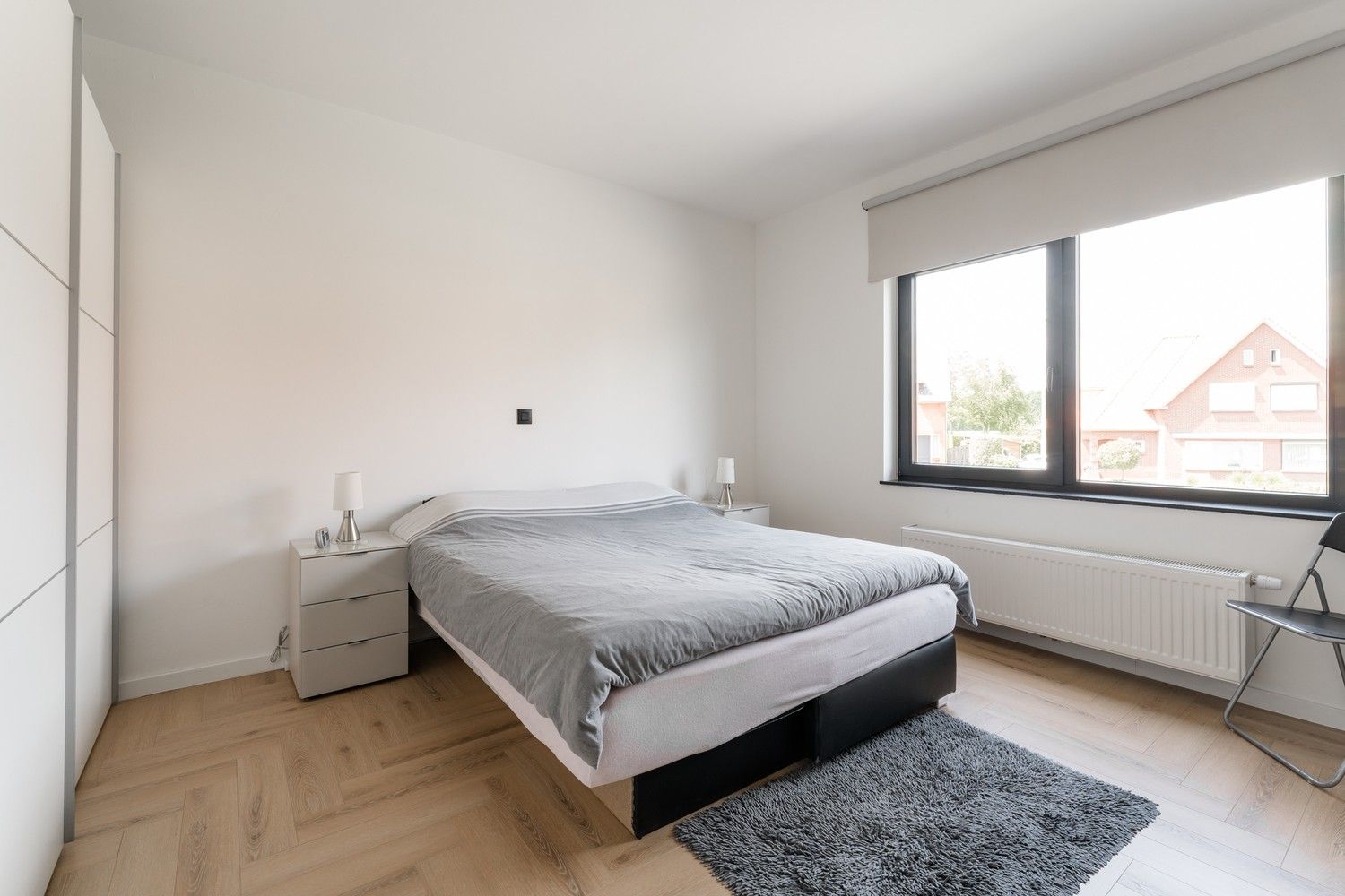 Ruim en volledig gerenoveerd 3 slaapkamer appartement foto 11