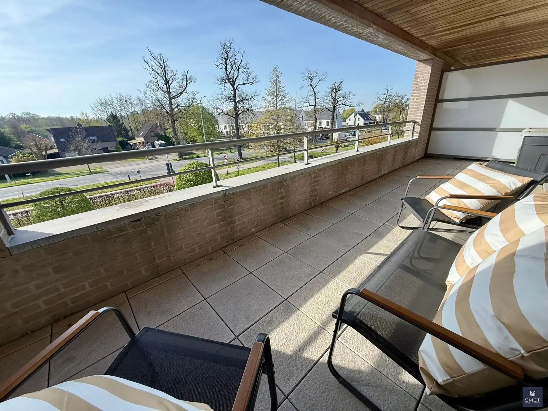 MODERN APPT. MET 2 SLPKS, GARAGE EN BERGING foto 13