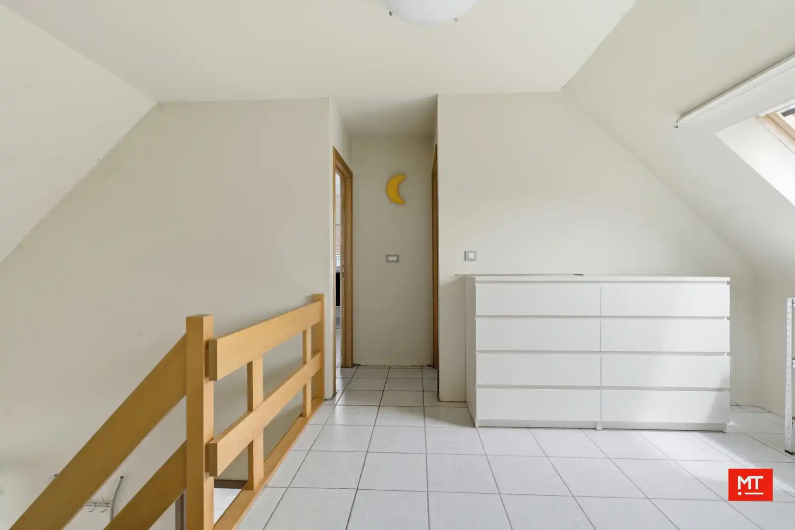 Op te frissen halfopen woning met 3 slaapkamers, tuin en garage in de Patine foto 12