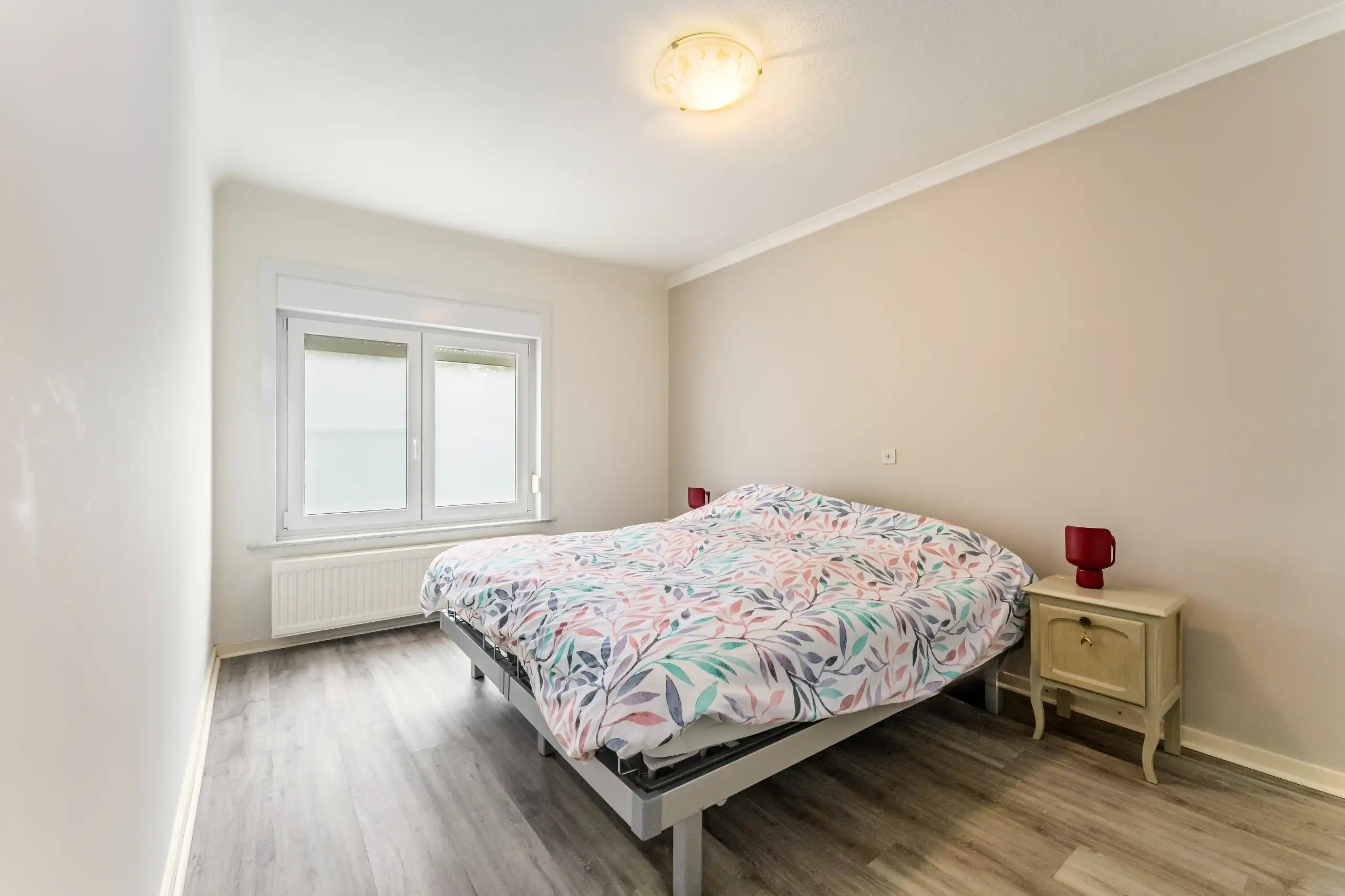 Verzorgde bungalow op 585 m2 met 3 slaapkamers en zonnige tuin nabij het centrum foto 14