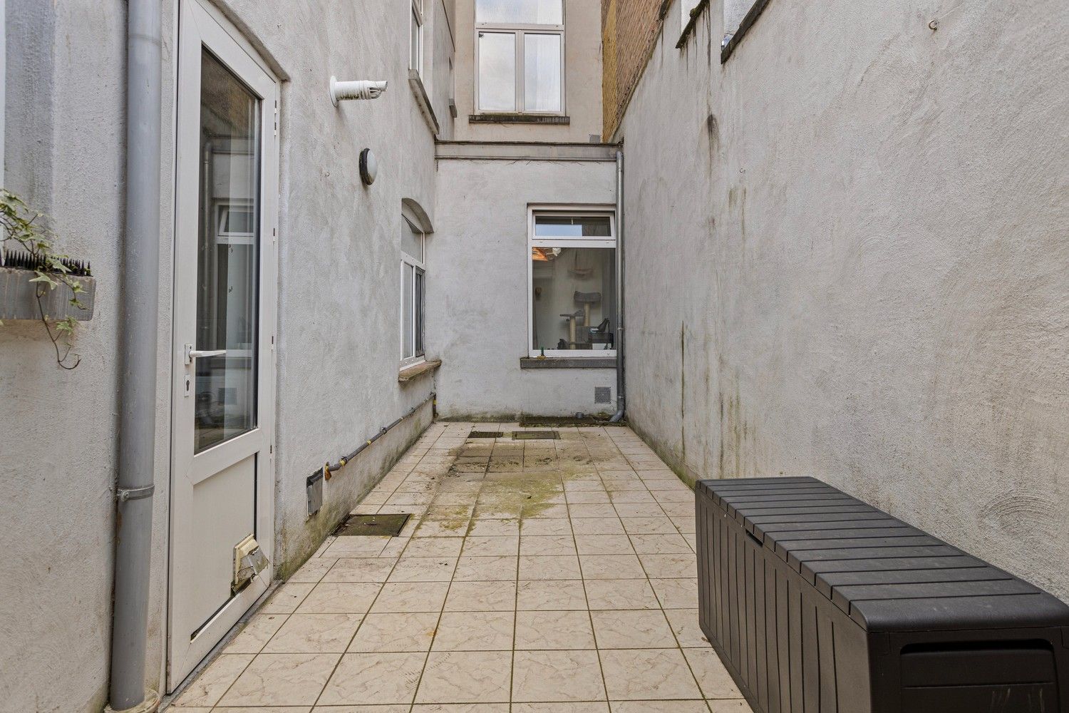 Appartementsgebouw met 1 commerciële ruimte, 4 één slaapkamer appartementen en 3 studio's op wandelafstand van Sint-Pietersstation foto 26