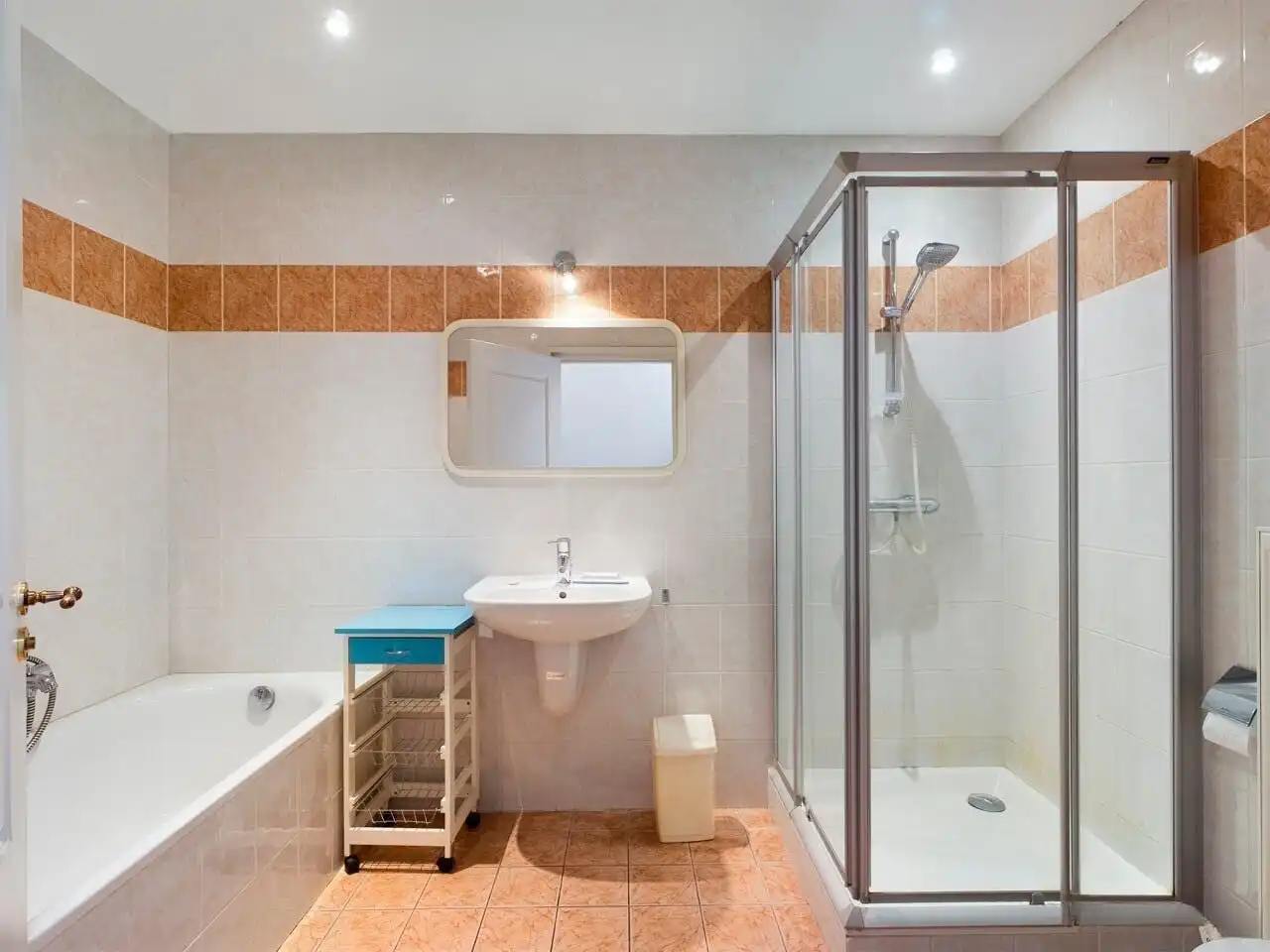 Leuk appartement in centrum Maaseik te koop foto 5