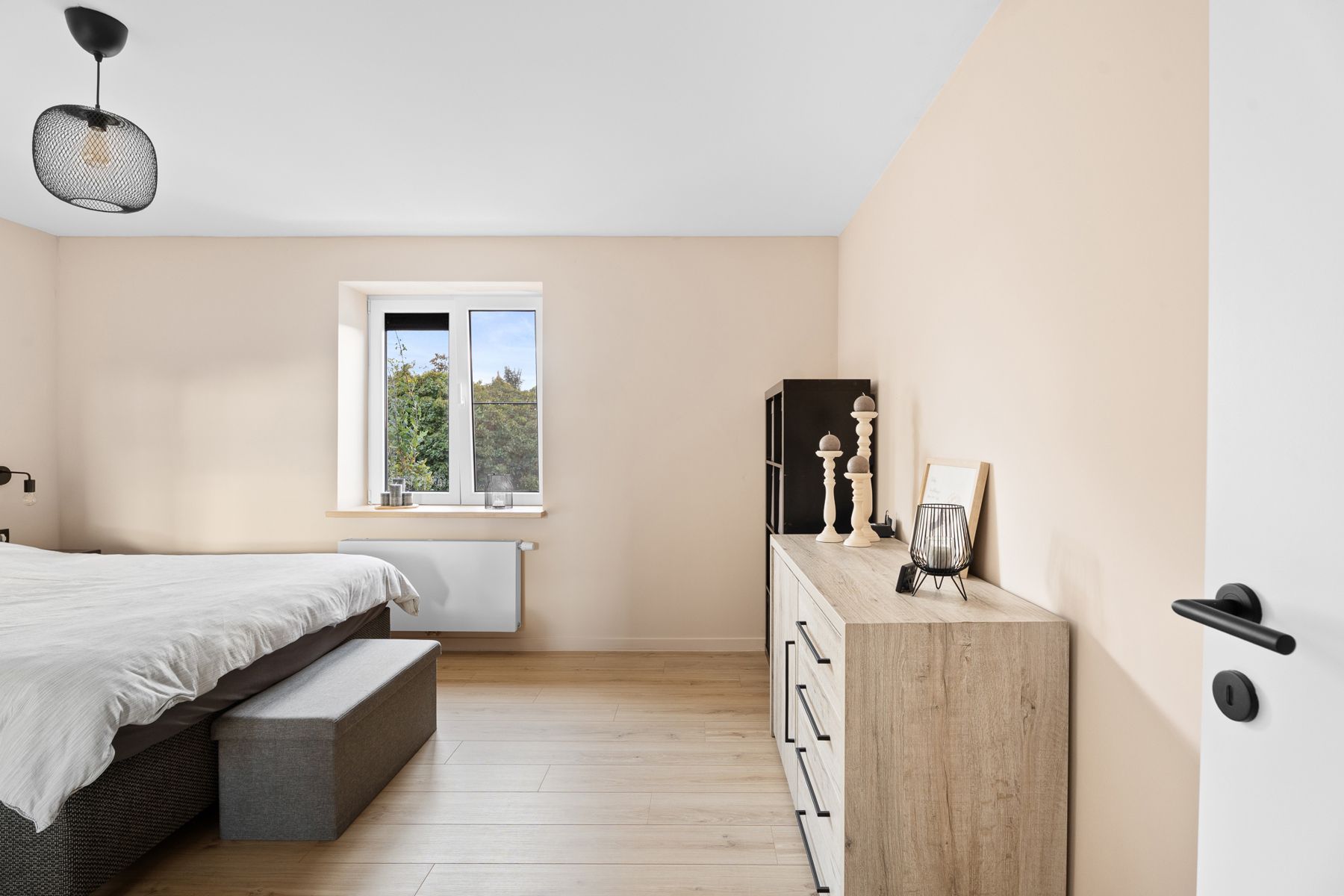 Hoogwaardig gerenoveerde woning met doordacht wooncomfort! foto 8