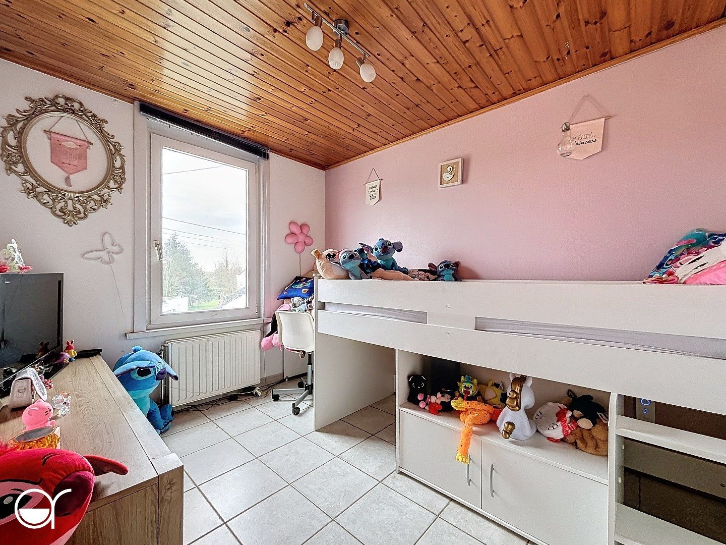 Half open bebouwing met 3 slaapkamers en grote tuin foto 14