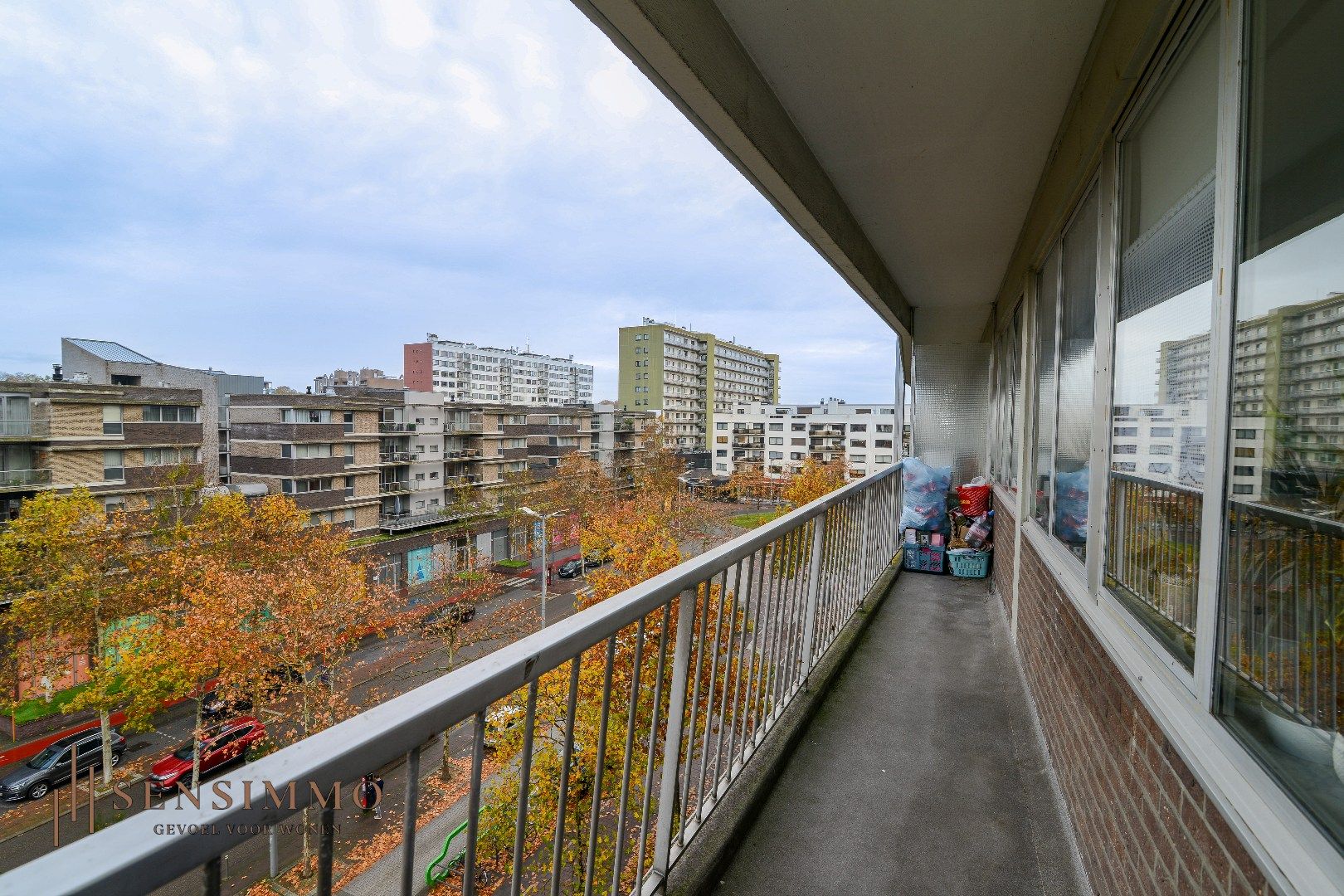 Centraal gelegen 2-slaapkamerappartement met balkon en rendement in hartje Genk foto 2