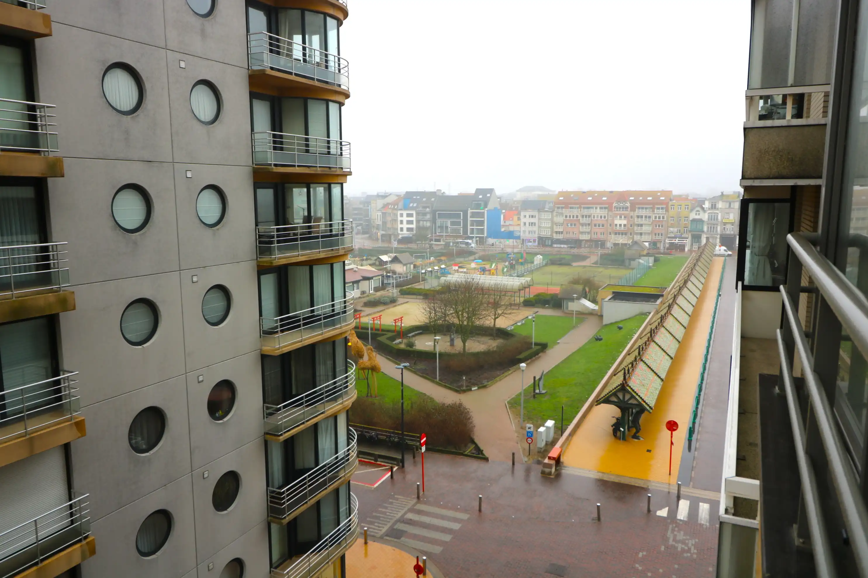 Ruim duplexappartement met 2 slaapkamers foto 7
