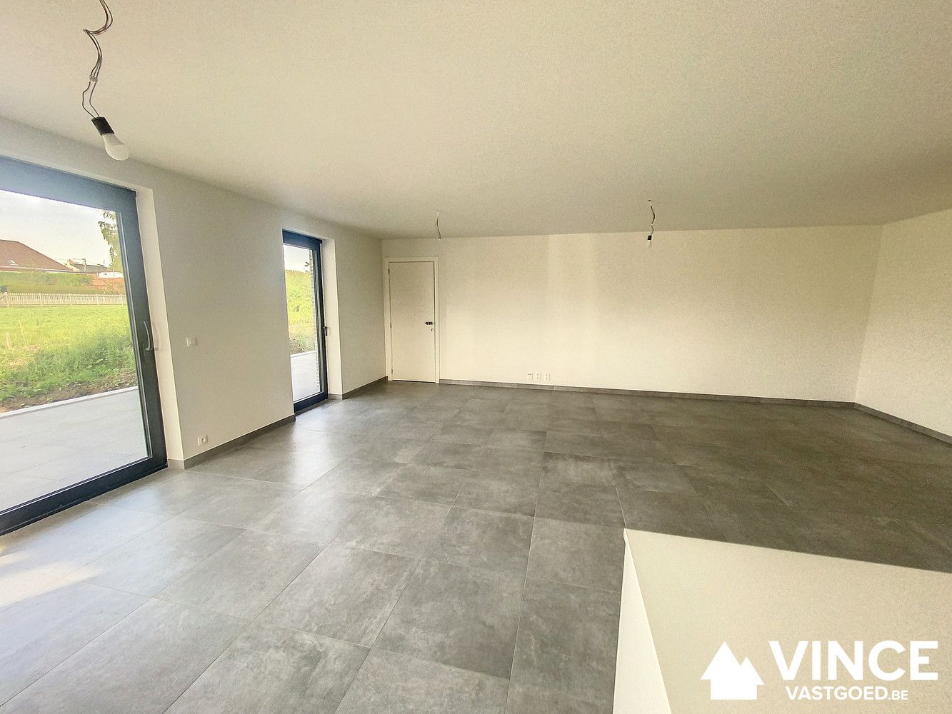 Nieuwbouw appartement met een ruim terras foto 4