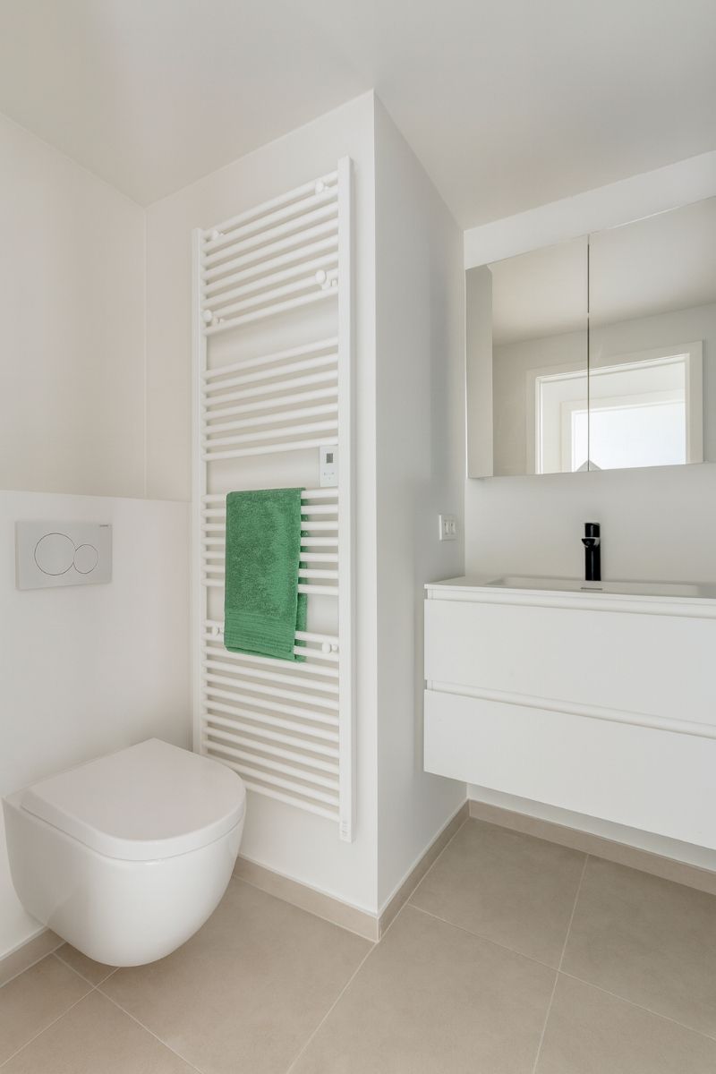 Stijlvol appartement met terras te koop in hartje Zeveneken! foto 6