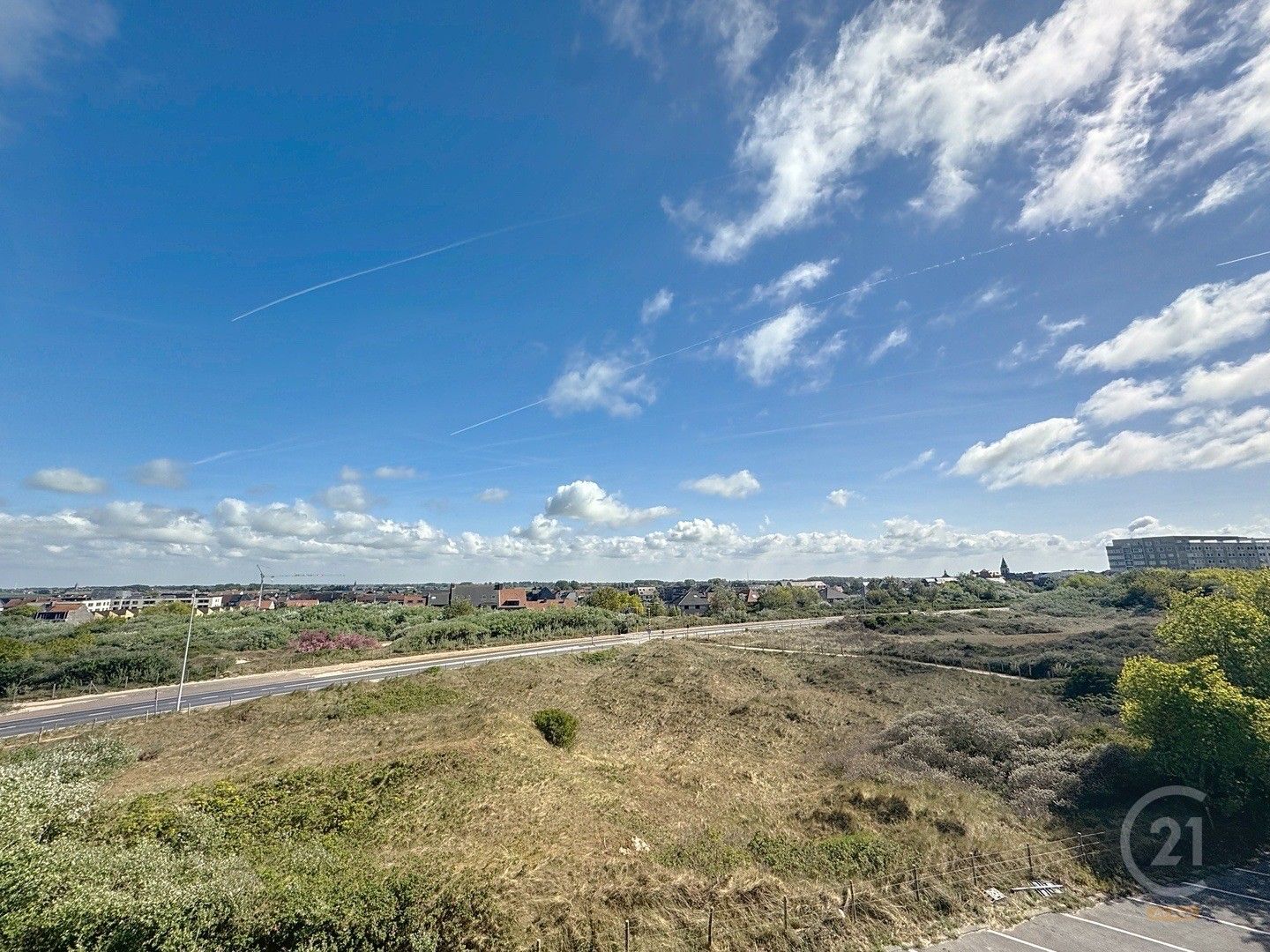 Prachtig gerenoveerd appartement met 2 slaapkamers + kinderkamer aan de Zeedijk in Middelkerke foto 2