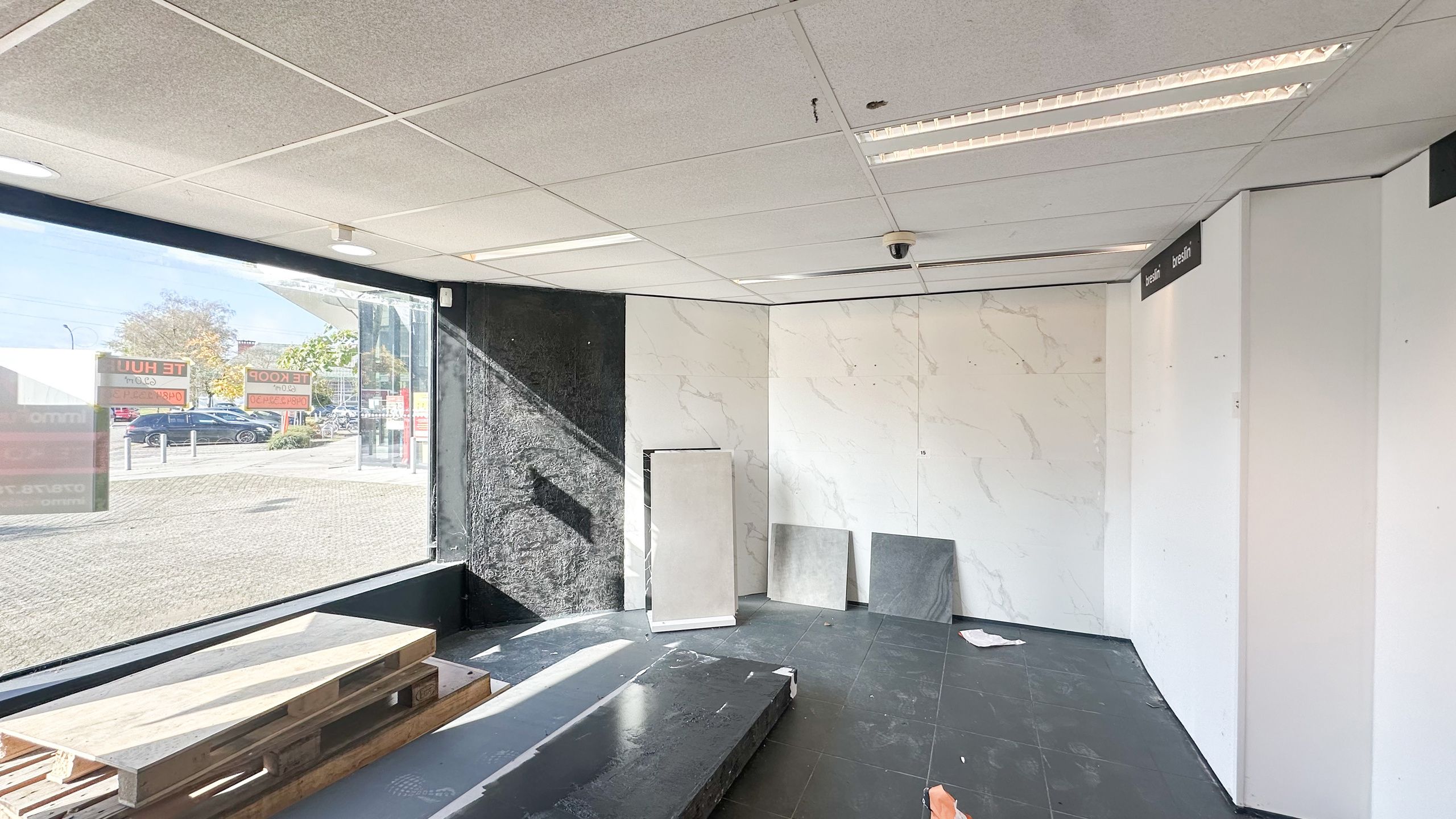 showroom van 700m in centrum mt veel parking! foto 5