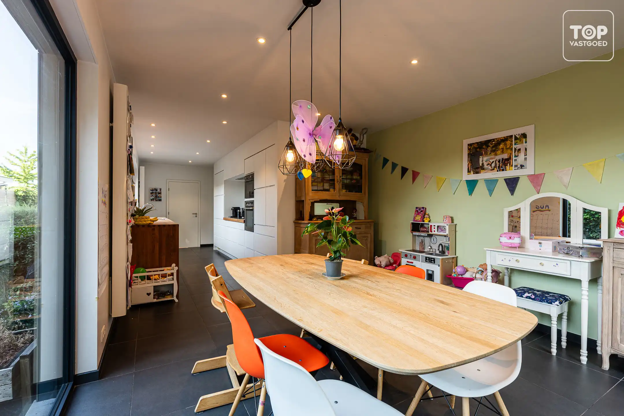 Gerenoveerde woning in een rustige buurt foto 7