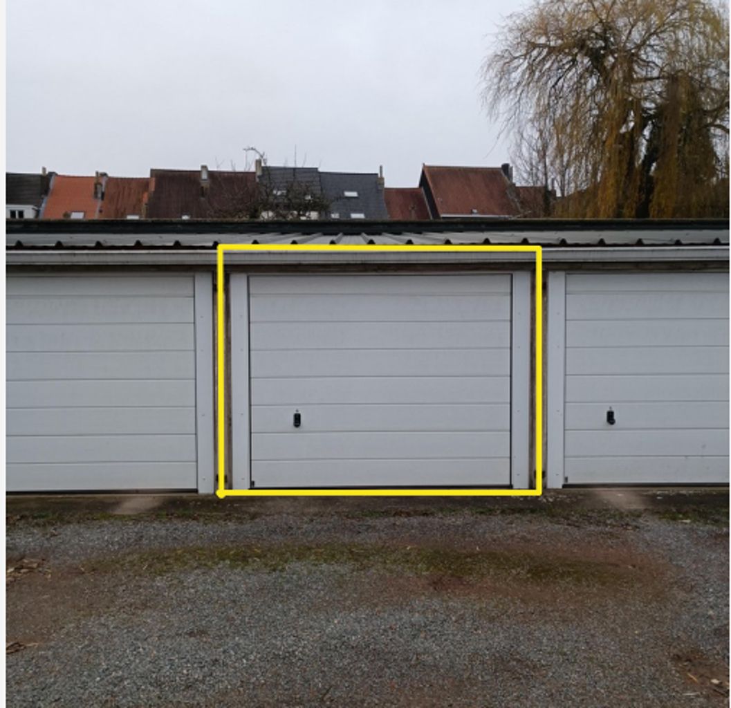 Garage te koop foto {{pictureIndex}}