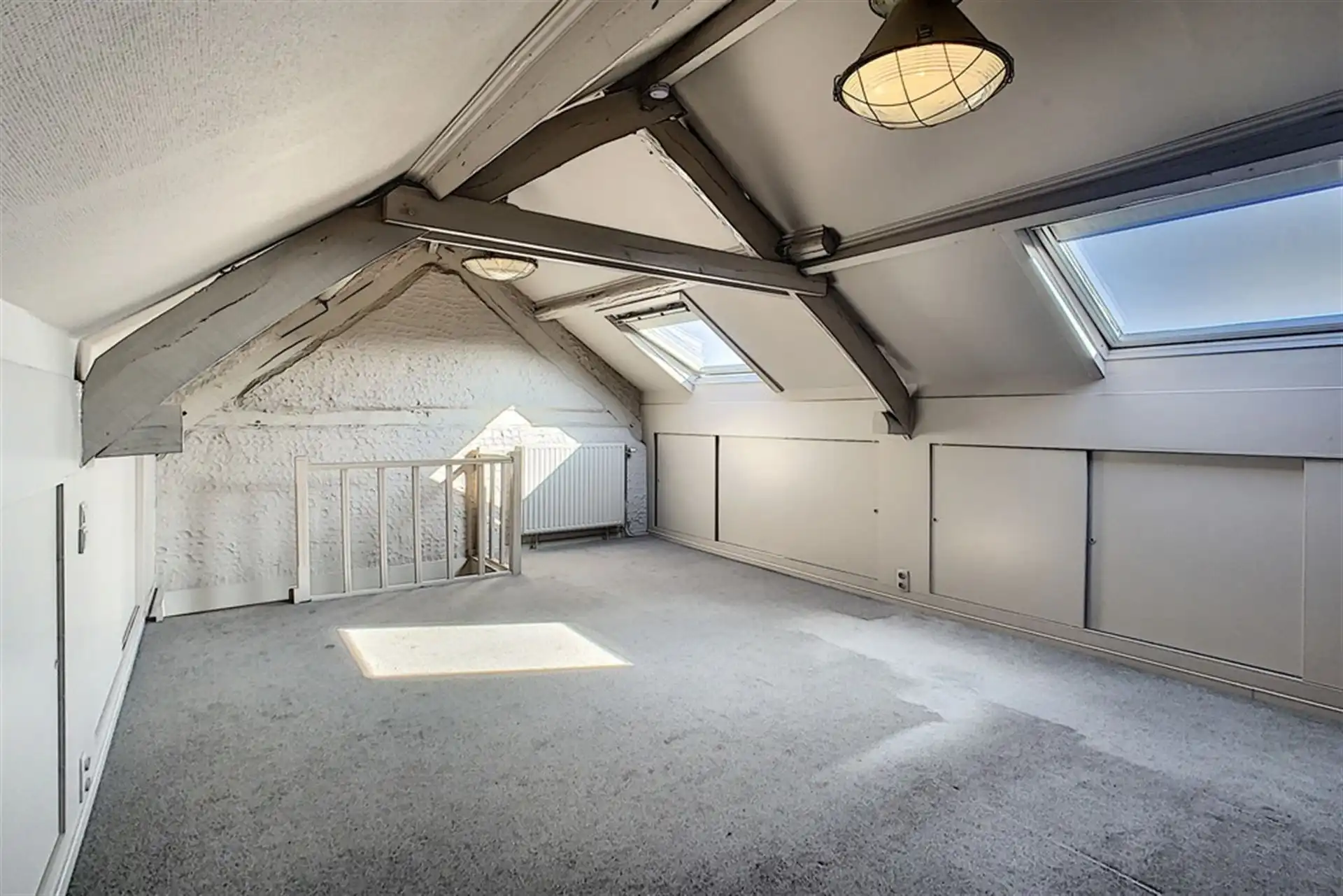 Karaktervolle woning met leuk terras en garagebox foto 18