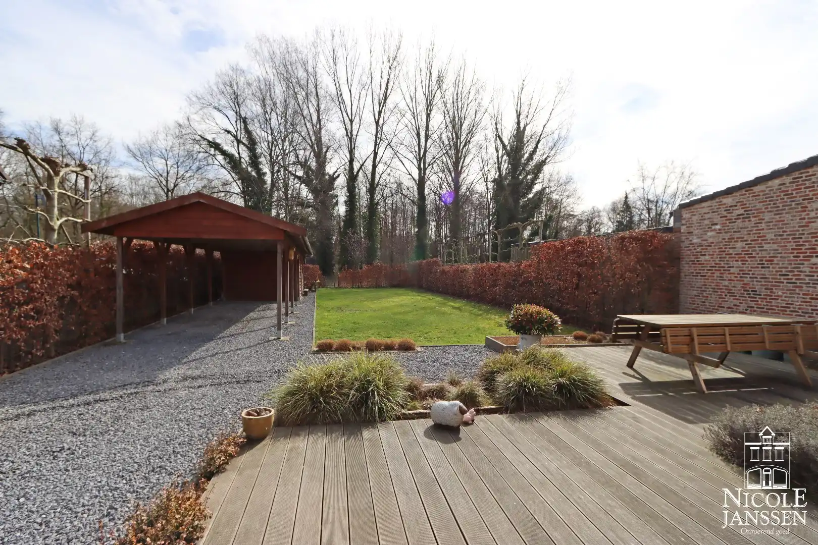 Instapklare halfvrijstaande gezinswoning met diepe tuin en ruime carport foto 26