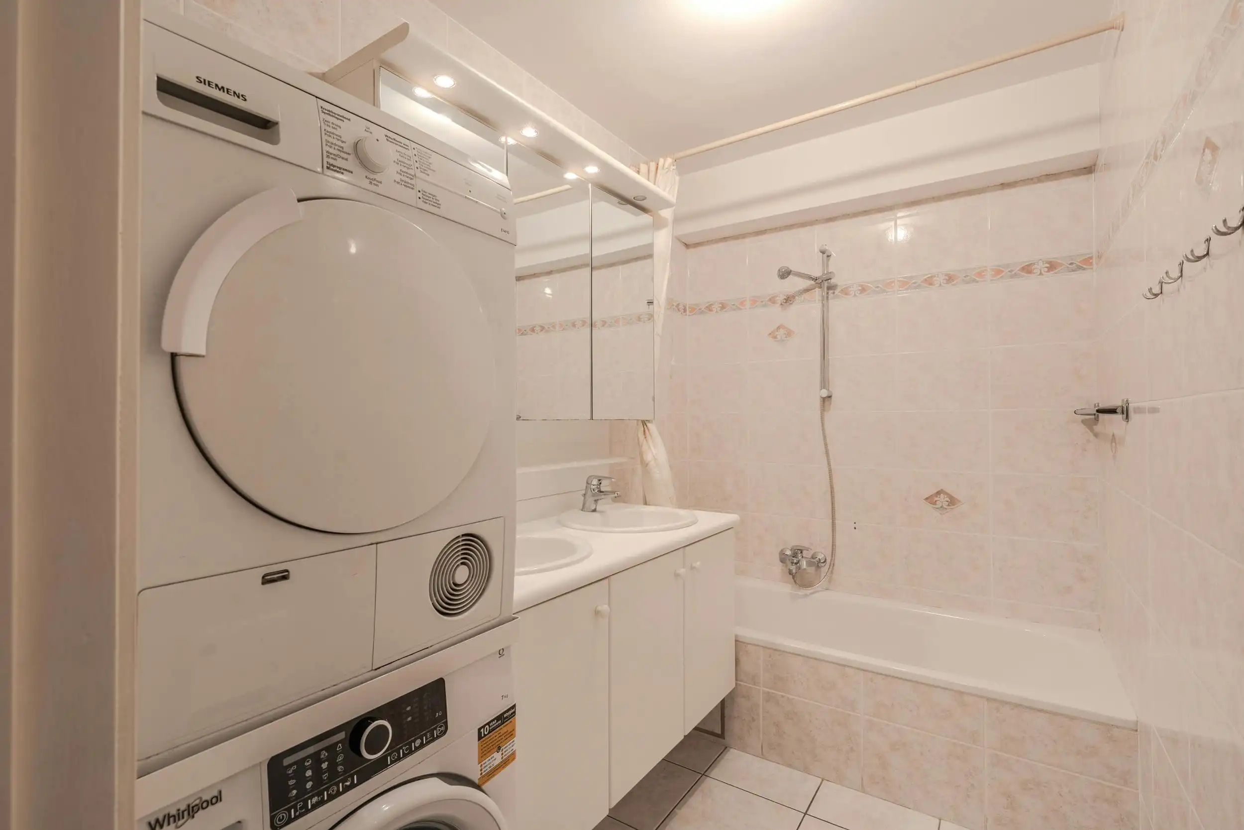 Mooi onderhouden drie slaapkamer appartement met terras! foto 21