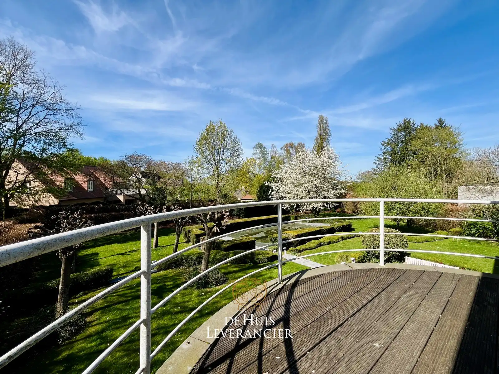 Exclusieve villa op uitzonderlijk perceel van 1 767 m², grenzend aan natuurgebied foto 14
