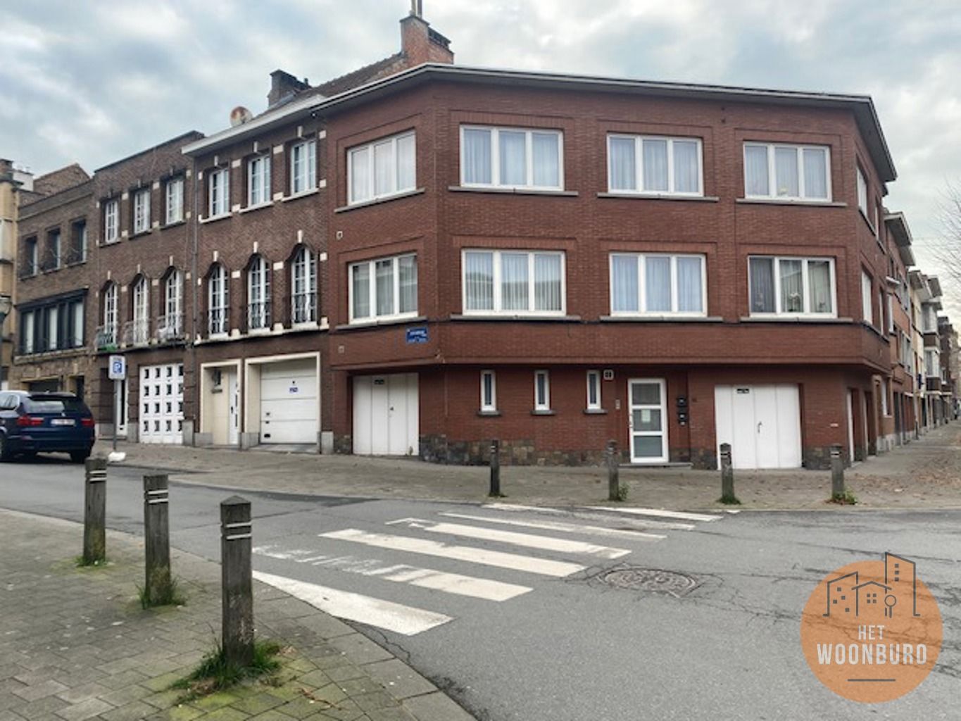 Appartement 1e verd.links met kelder en garage foto {{pictureIndex}}
