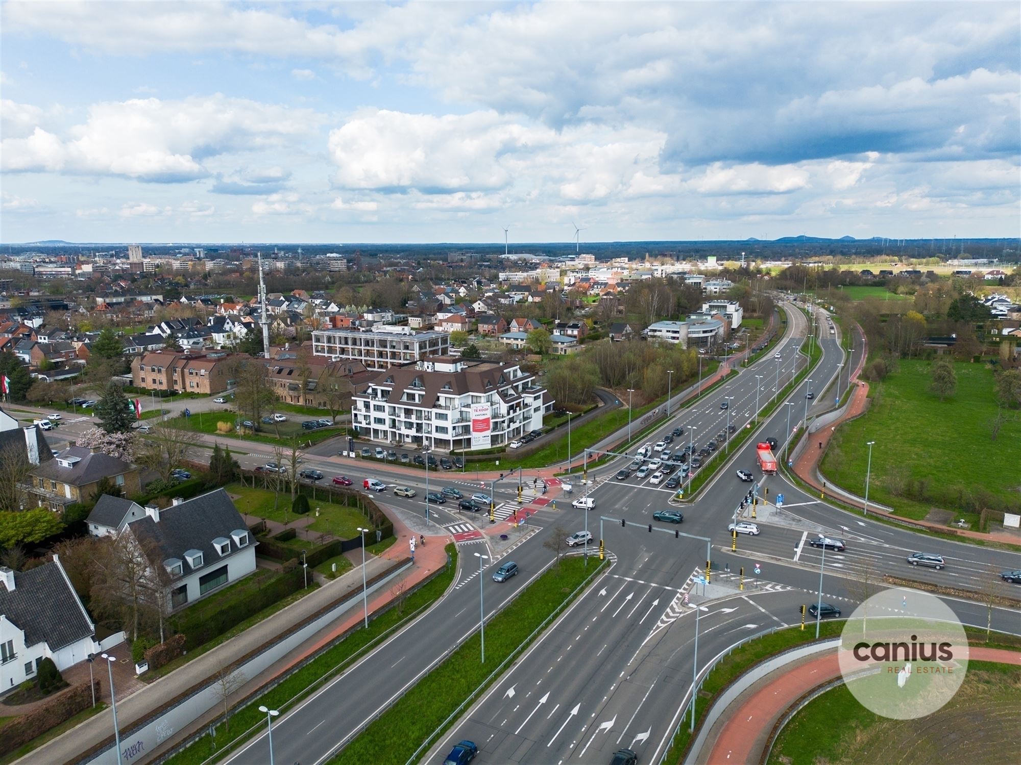 KANTOORRUIMTES MET PARKEERGELEGENHEID TE KOOP OP UNIEKE ZICHTLOCATIE TE HASSELT foto 15