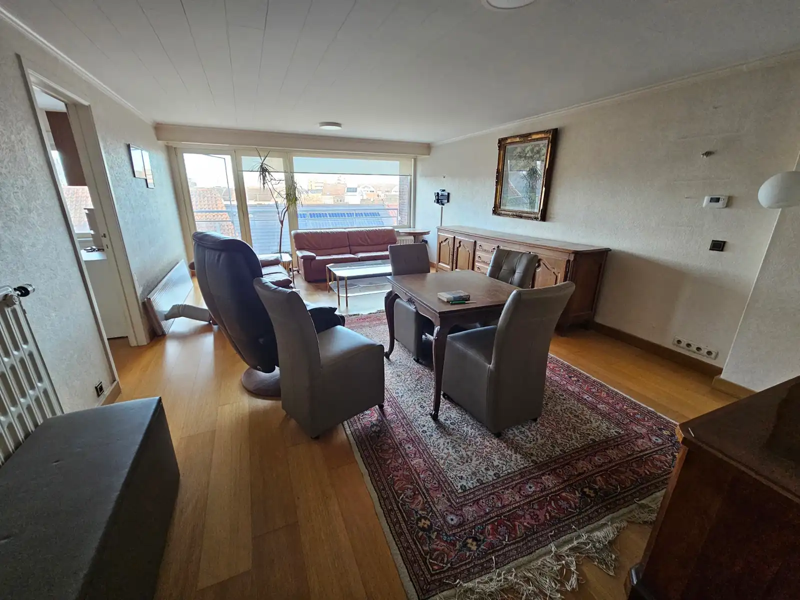 Centraal gelegen appartement met autostandplaats! foto 3